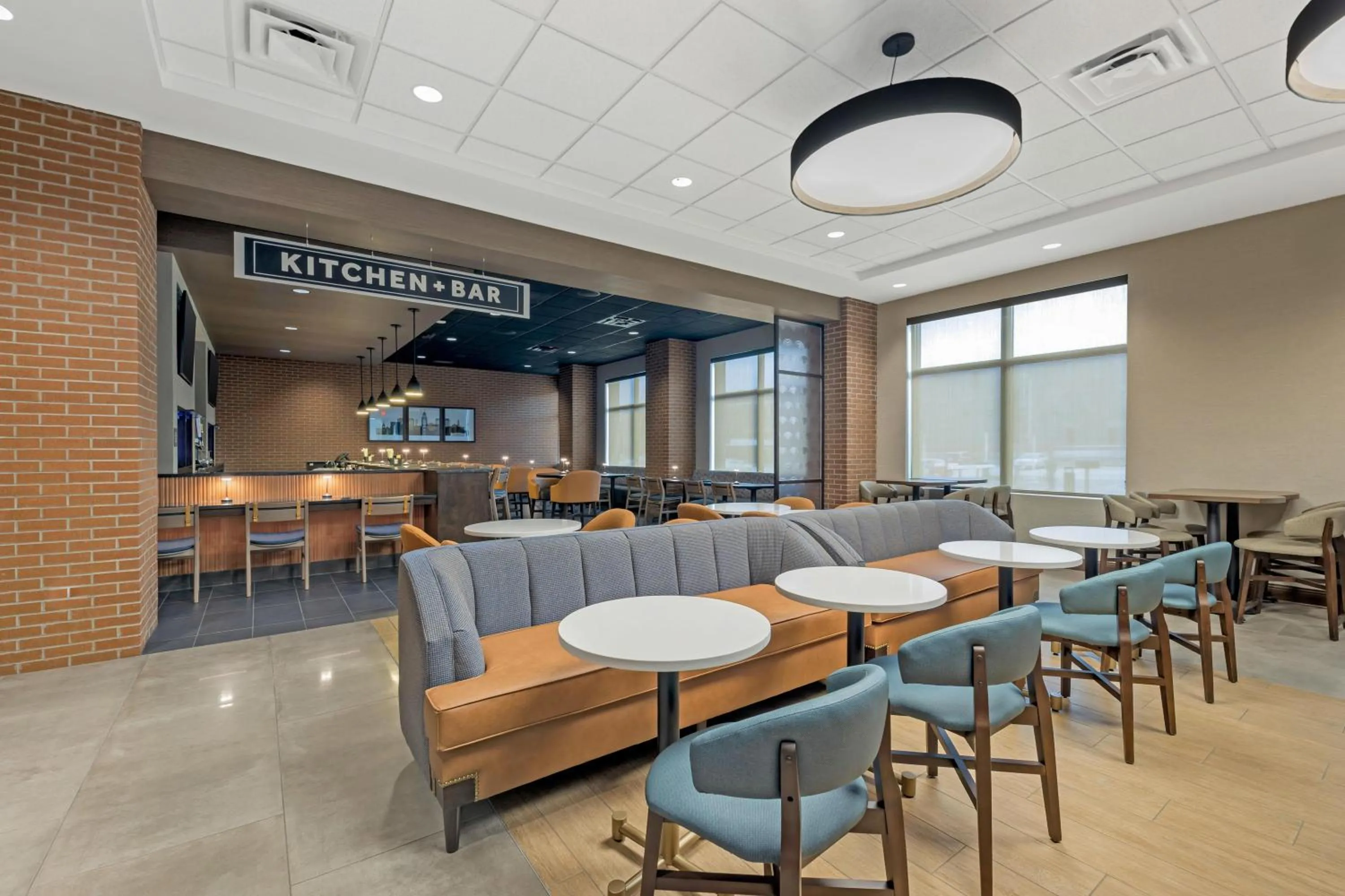 Lounge or bar in Drury Plaza Hotel Lincoln Downtown