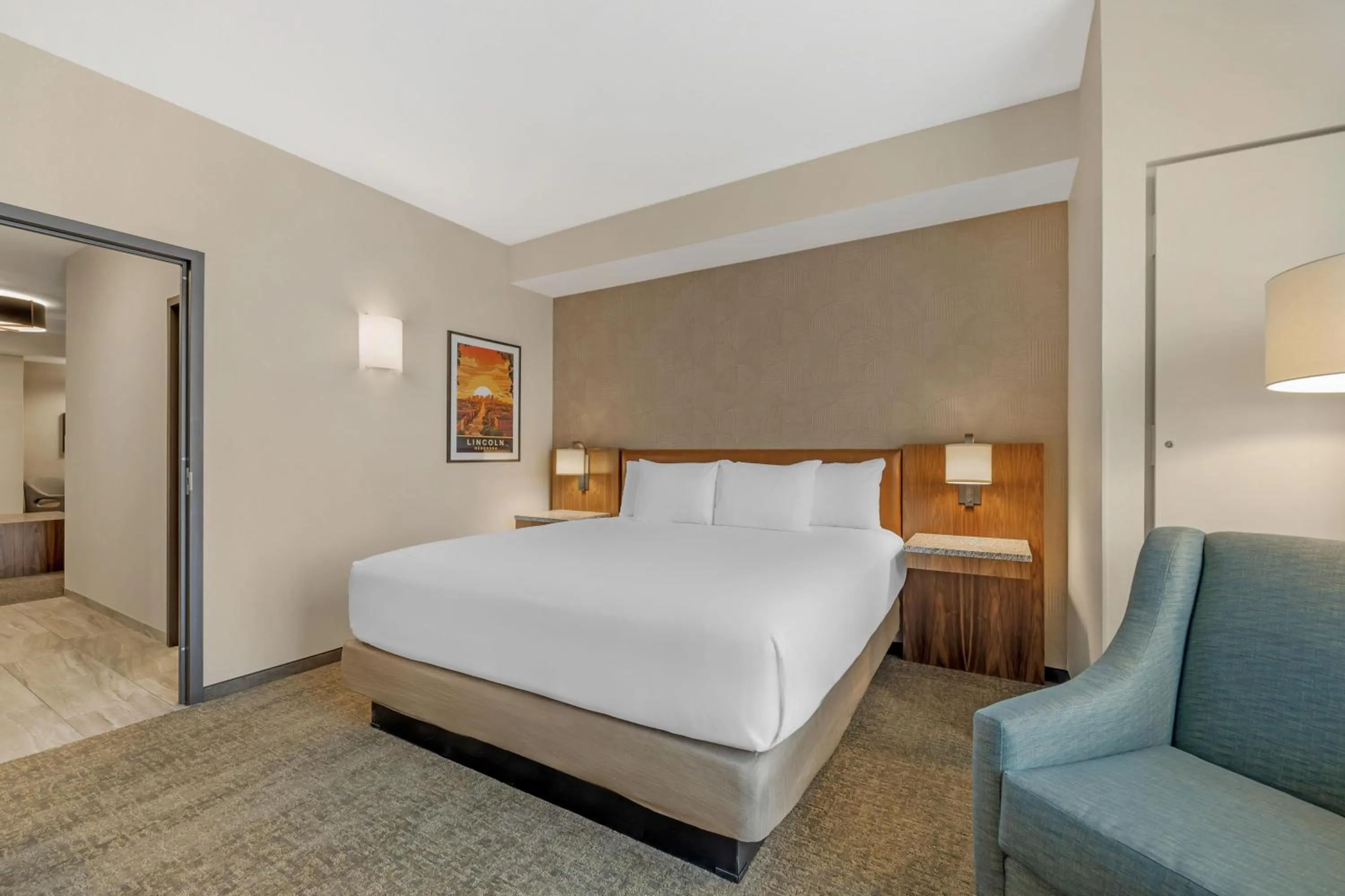 Bedroom, Bed in Drury Plaza Hotel Lincoln Downtown