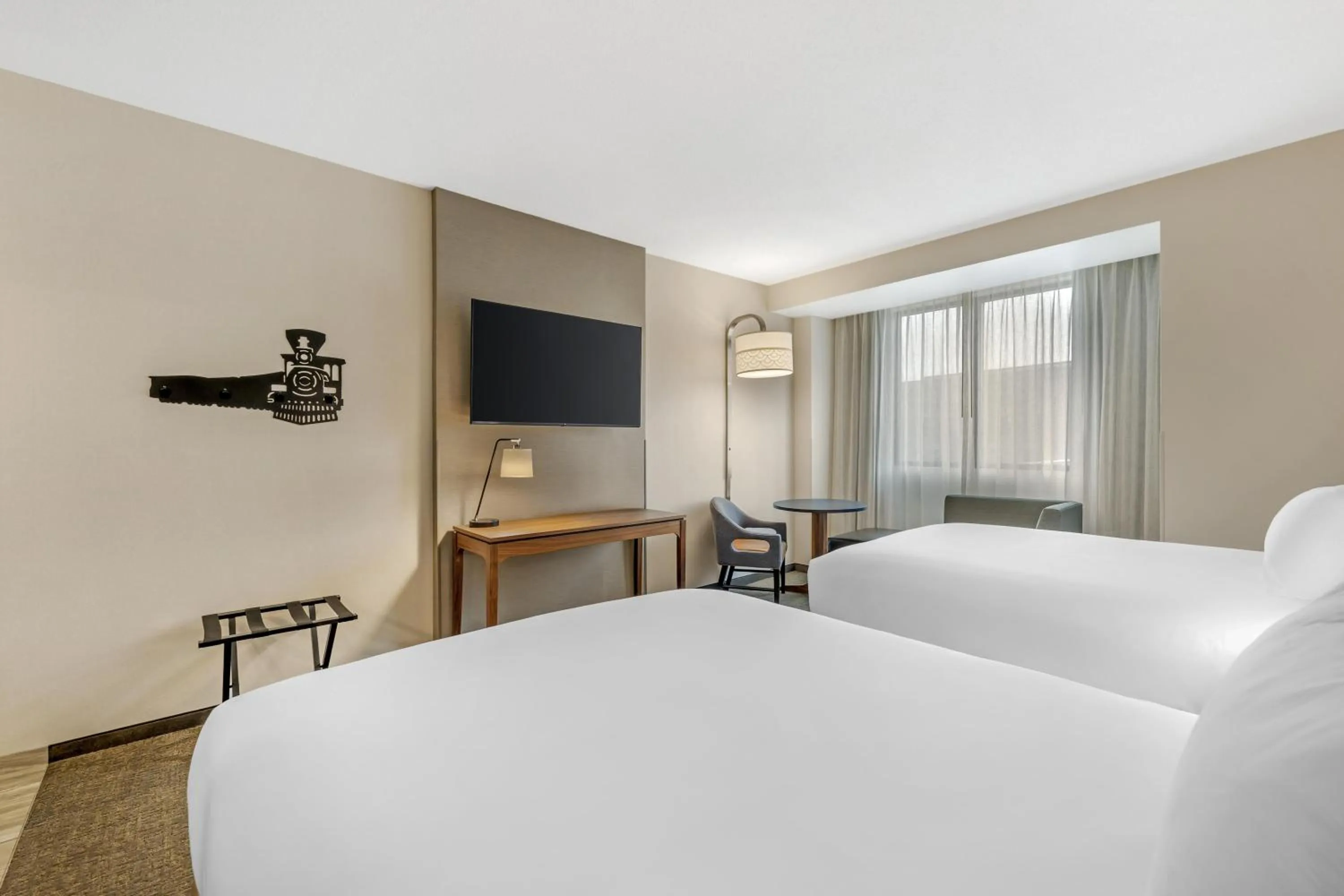 Bedroom, Bed in Drury Plaza Hotel Lincoln Downtown