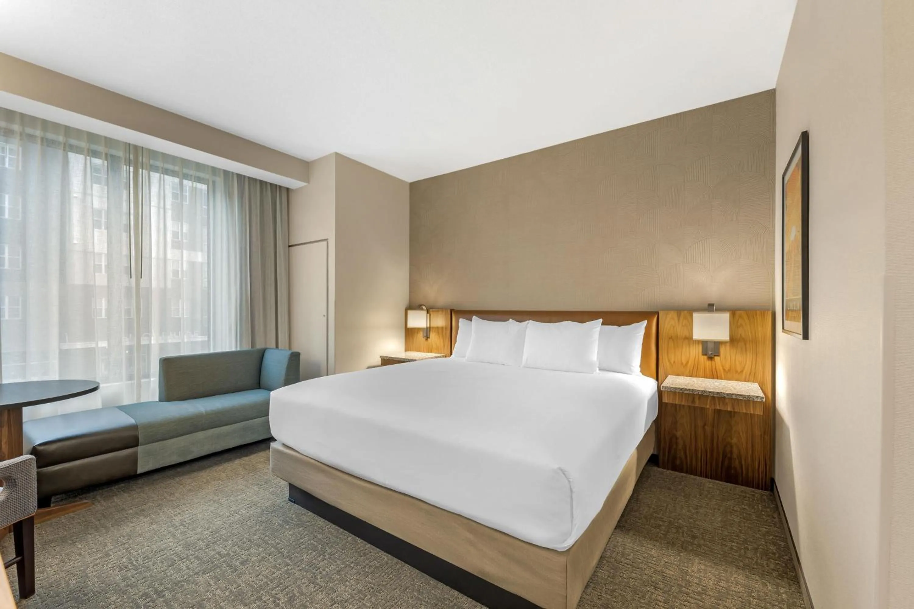 Bedroom, Bed in Drury Plaza Hotel Lincoln Downtown