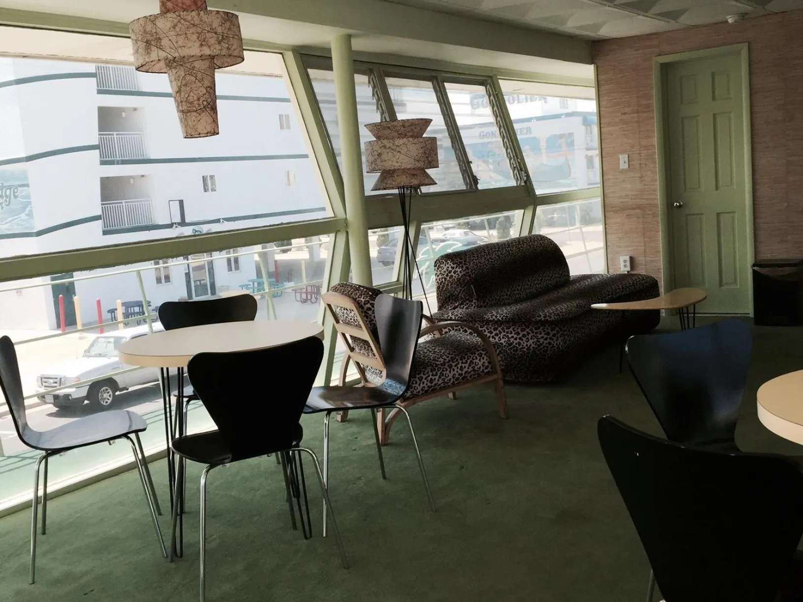 Communal lounge/ TV room in Caribbean Motel