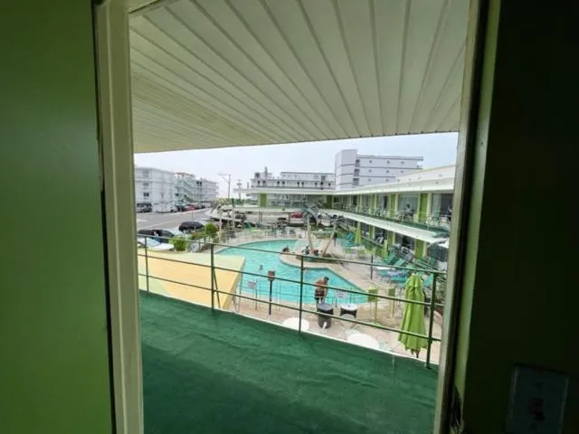 Property building in Caribbean Motel