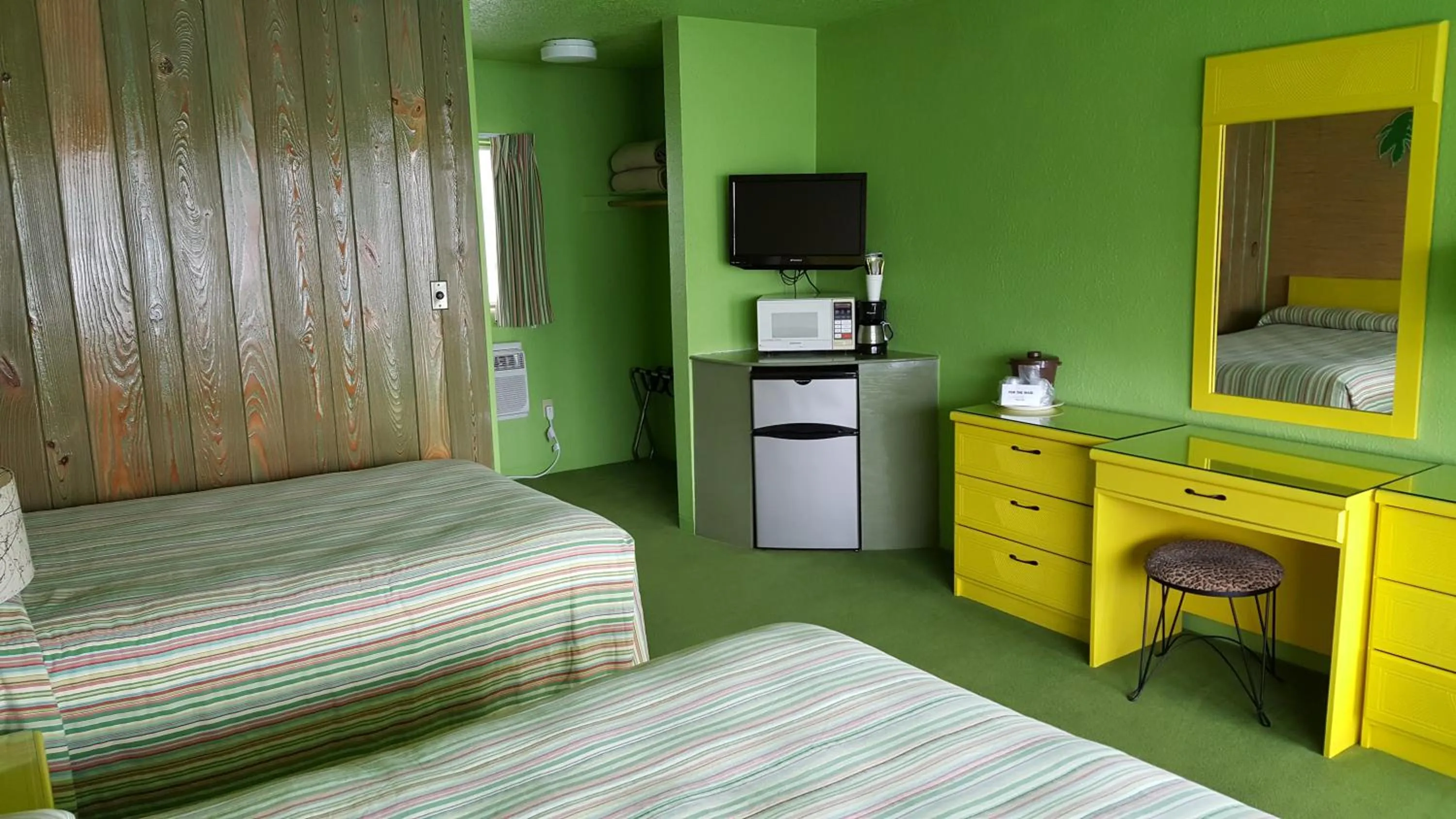 Bed in Caribbean Motel