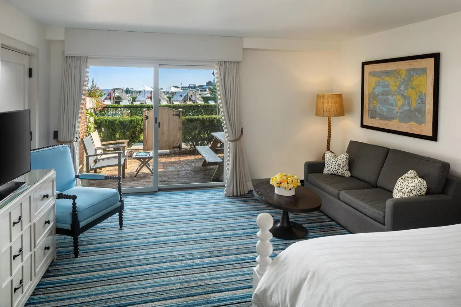 Harbor King Room in Baron's Cove Harbor King Room in Baron's Cove