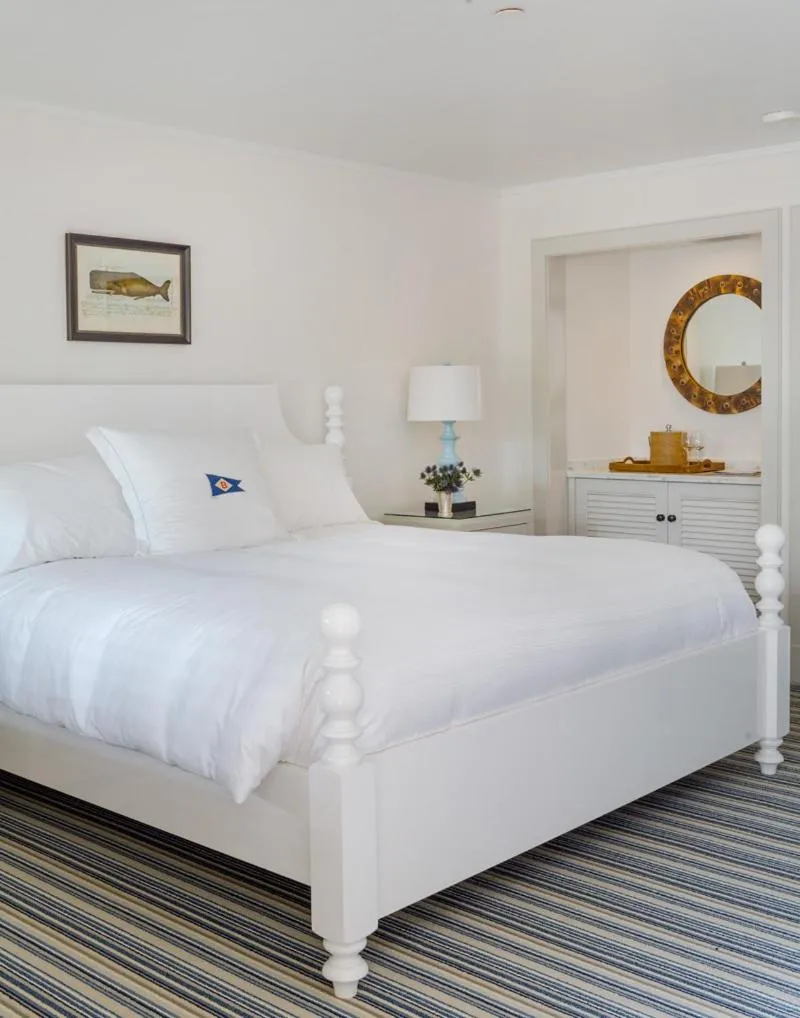 Garden King Room in Baron's Cove