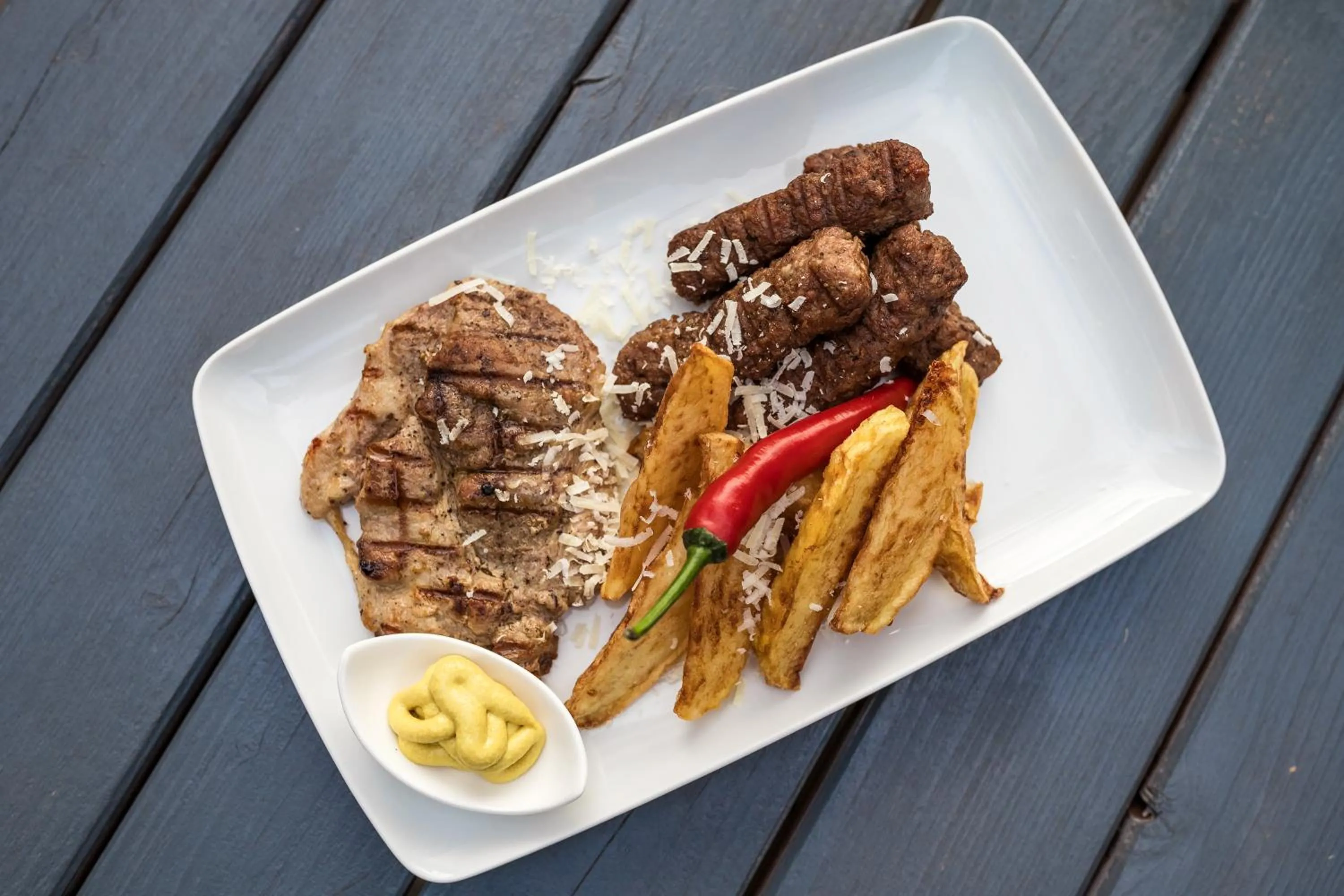 Food in Hotel Apollo