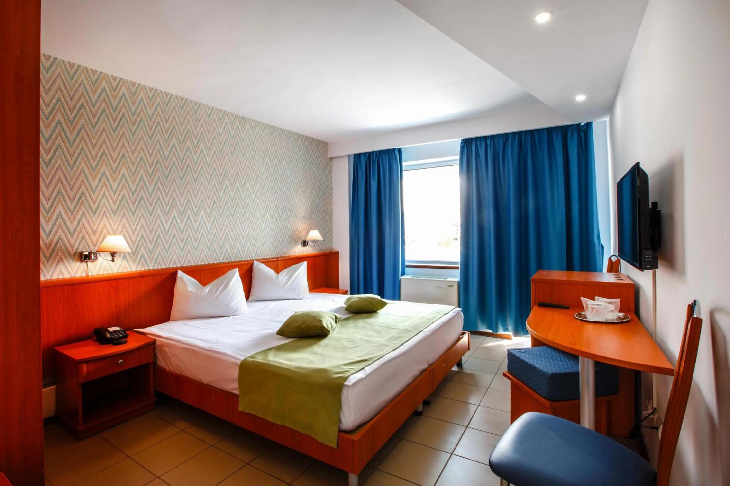 Photo of the whole room, Bed in Hotel Apollo