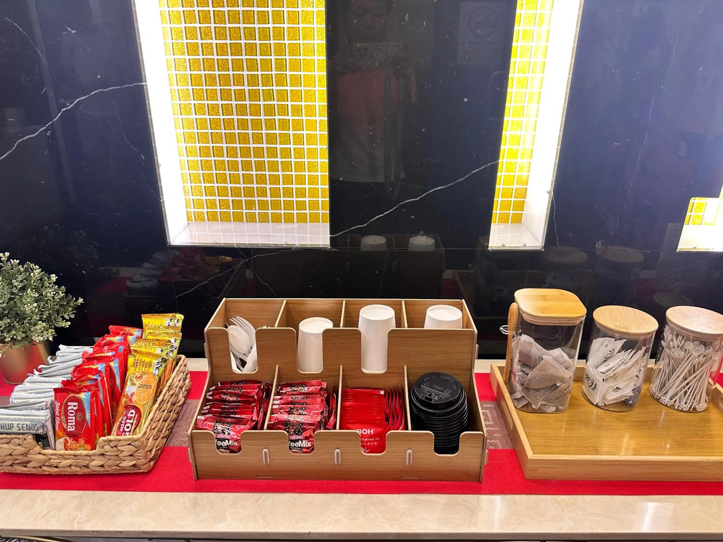 Coffee/tea facilities in M Design Hotel @ Shamelin Perkasa