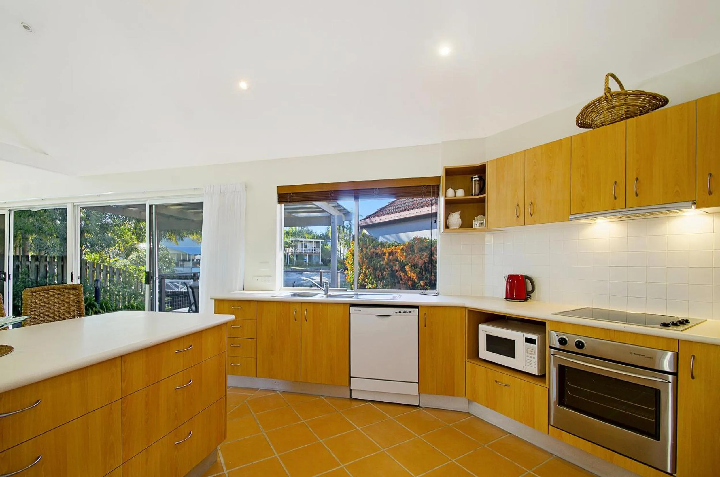 Kitchen or kitchenette, Kitchen/Kitchenette in 44 Cooran Court