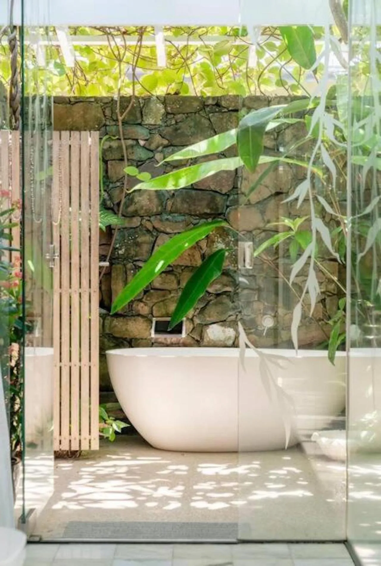 Open Air Bath in Buhwi Bira Byron Bay - Studio