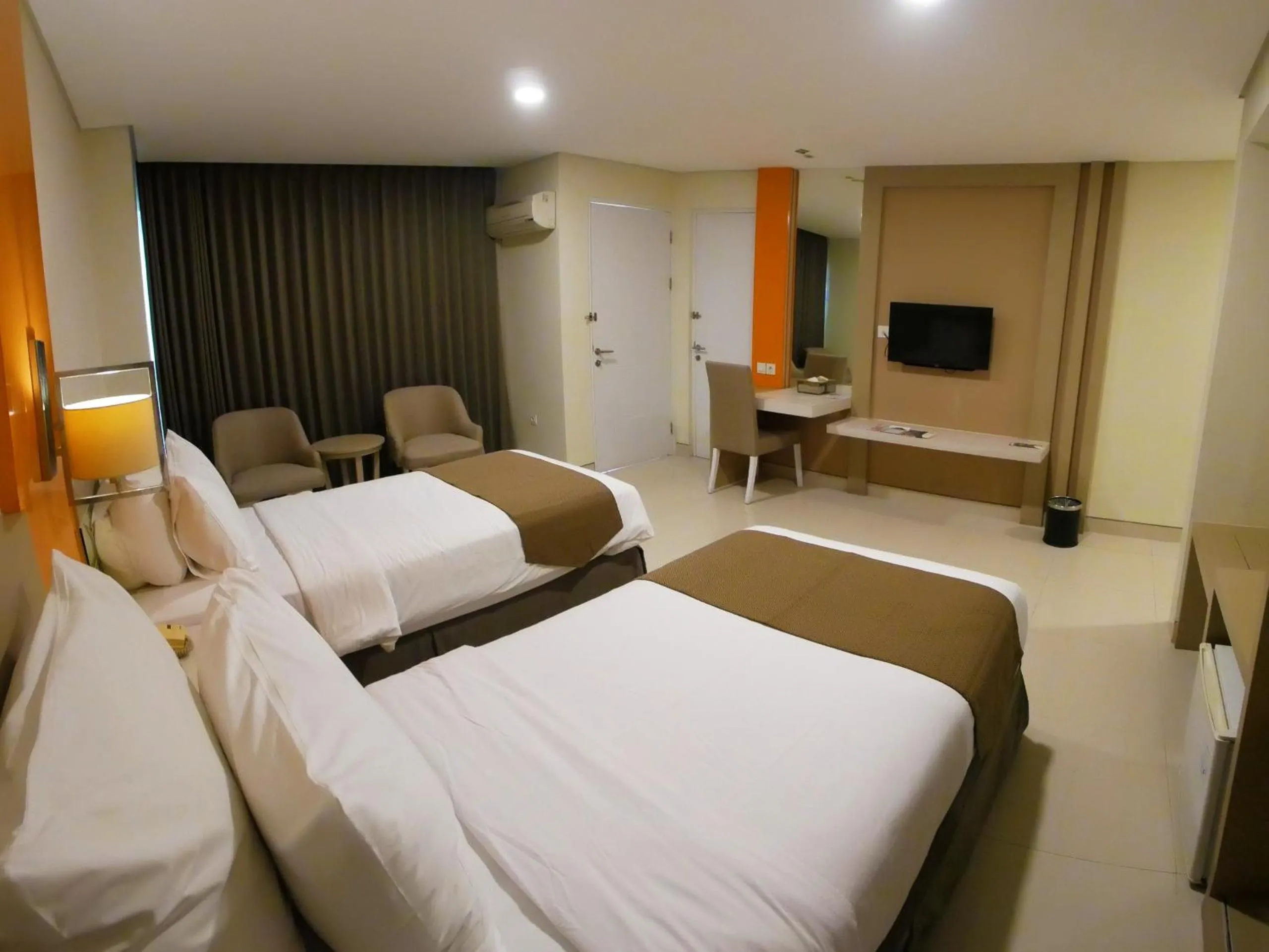 Bedroom, Bed in Hotel Nirwana Pekalongan