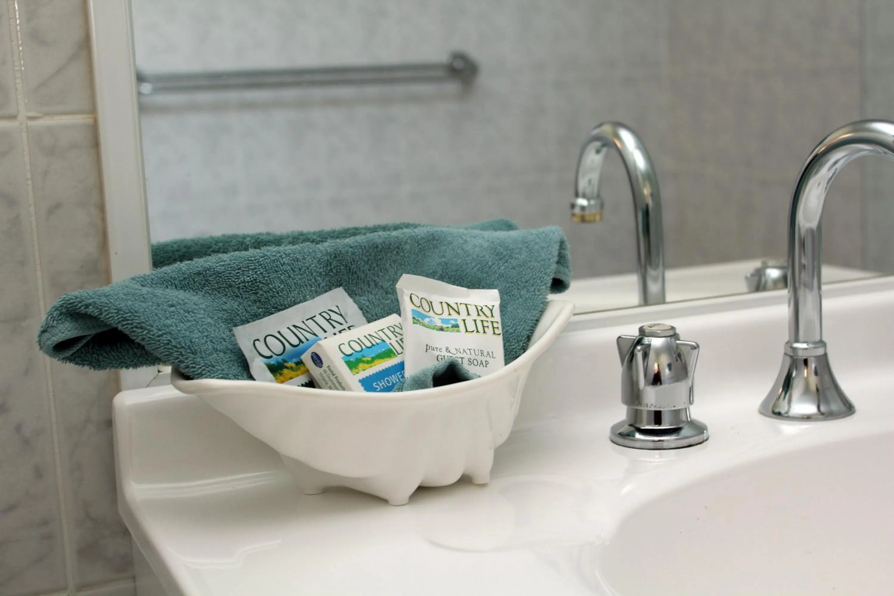 Bathroom in Bargo Motor Inn