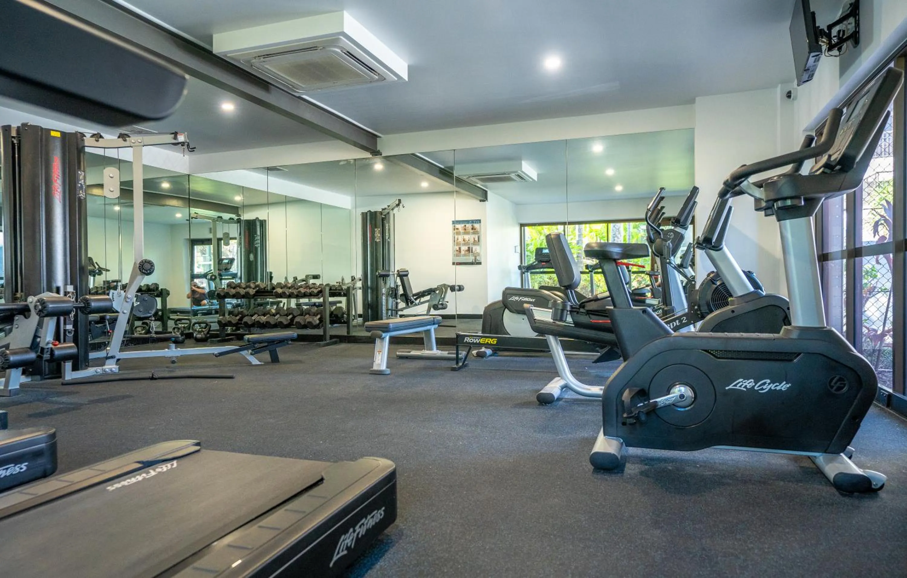 Fitness centre/facilities in Surfers Aquarius on the Beach