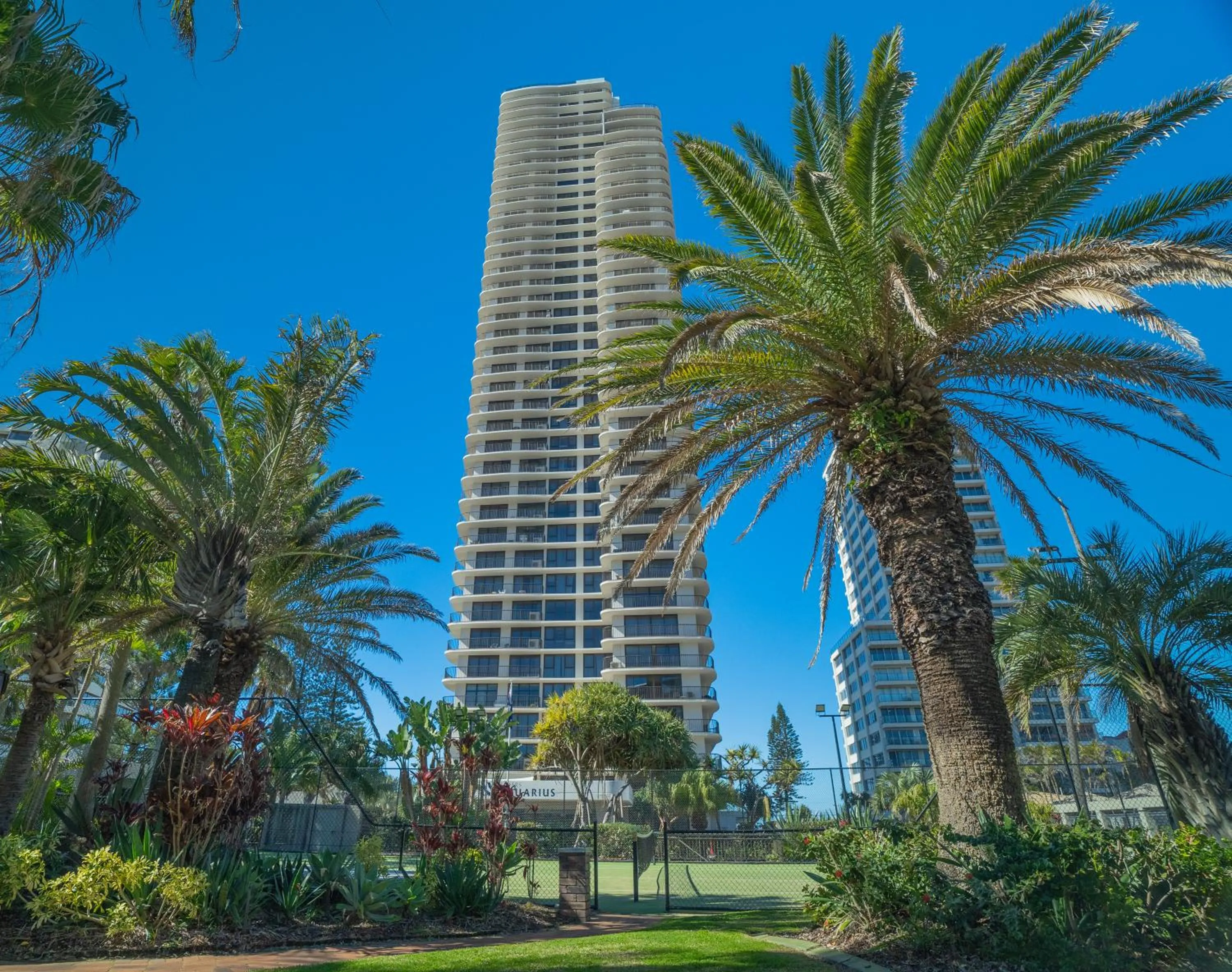 Property building in Surfers Aquarius on the Beach
