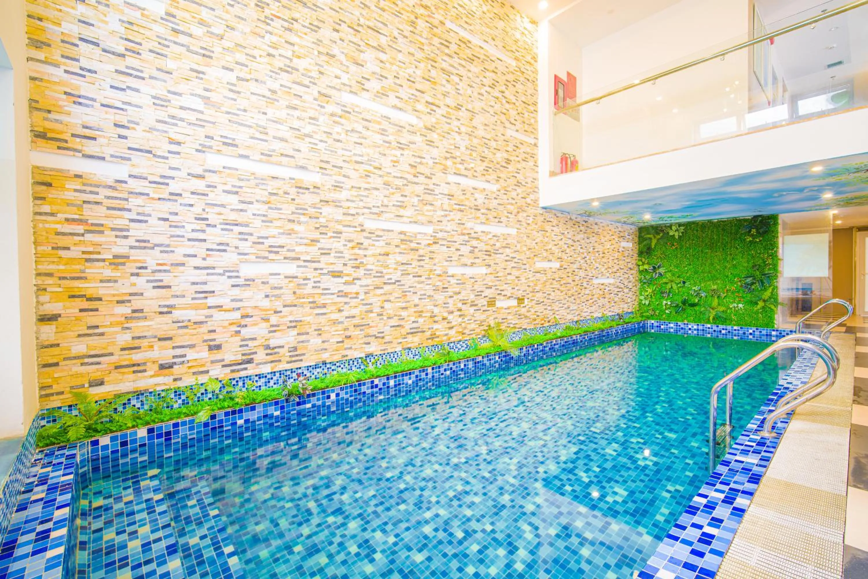 Swimming pool in Golden Star Hotel by THG