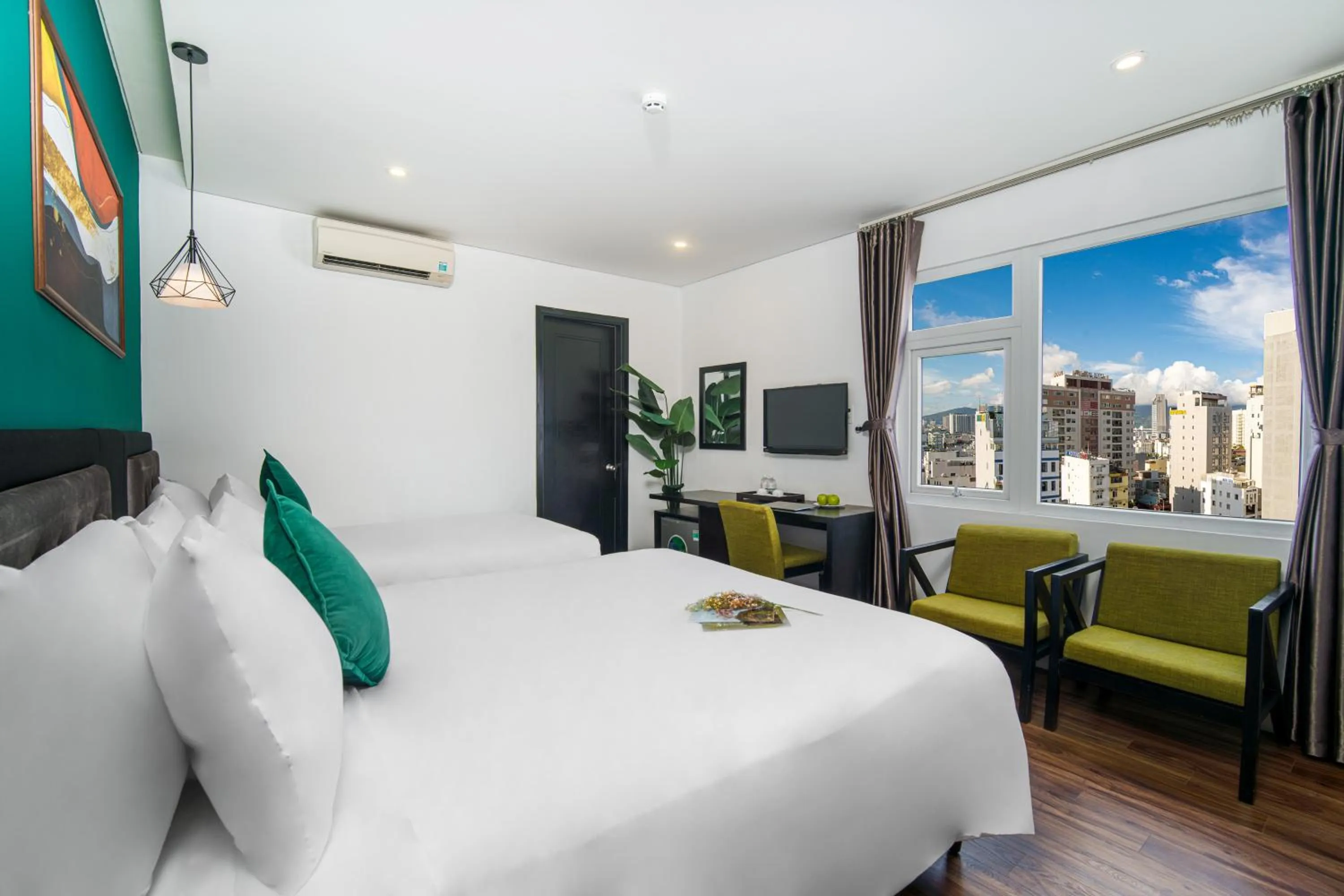 Bed in Golden Star Hotel by THG