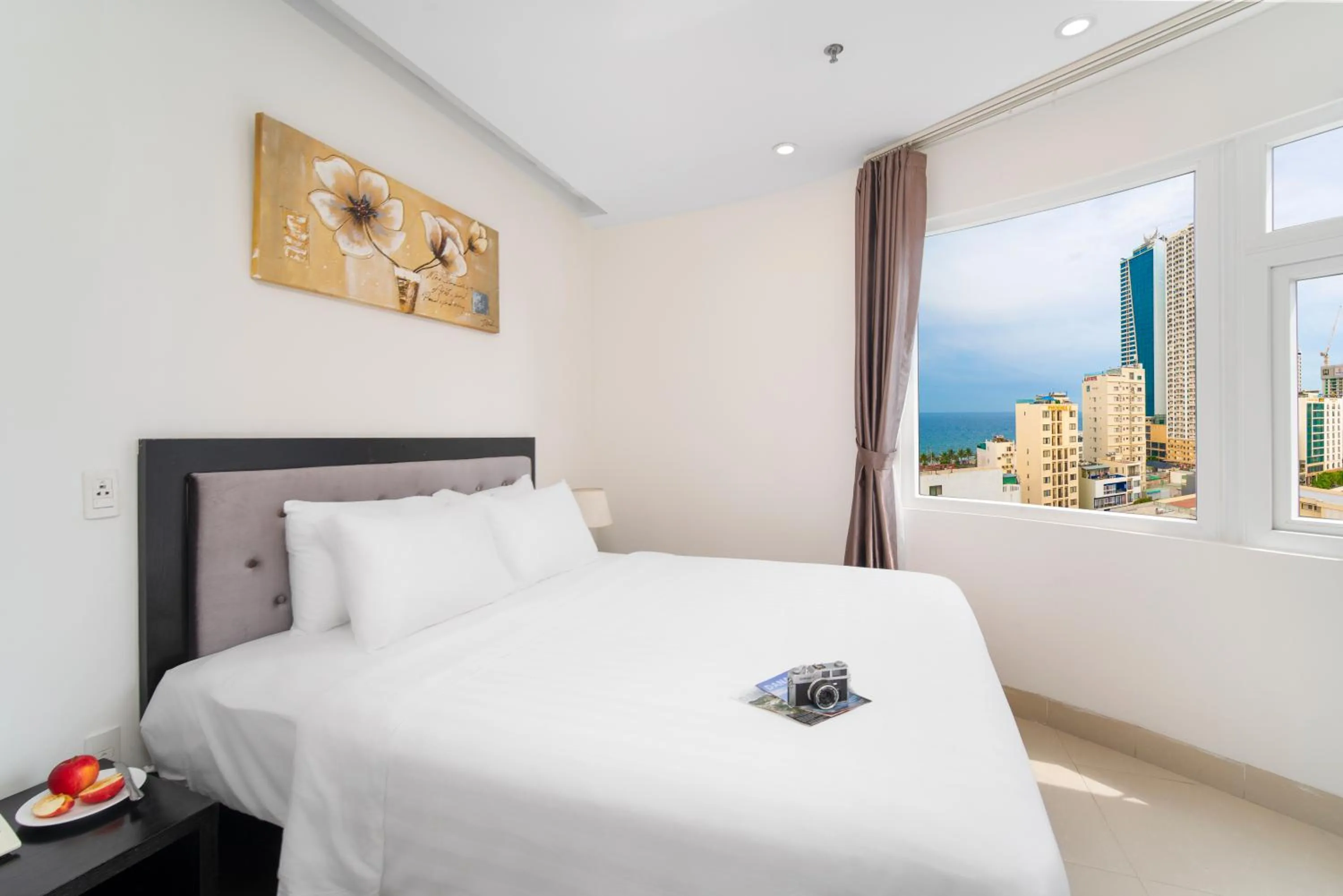 Bed in Golden Star Hotel by THG