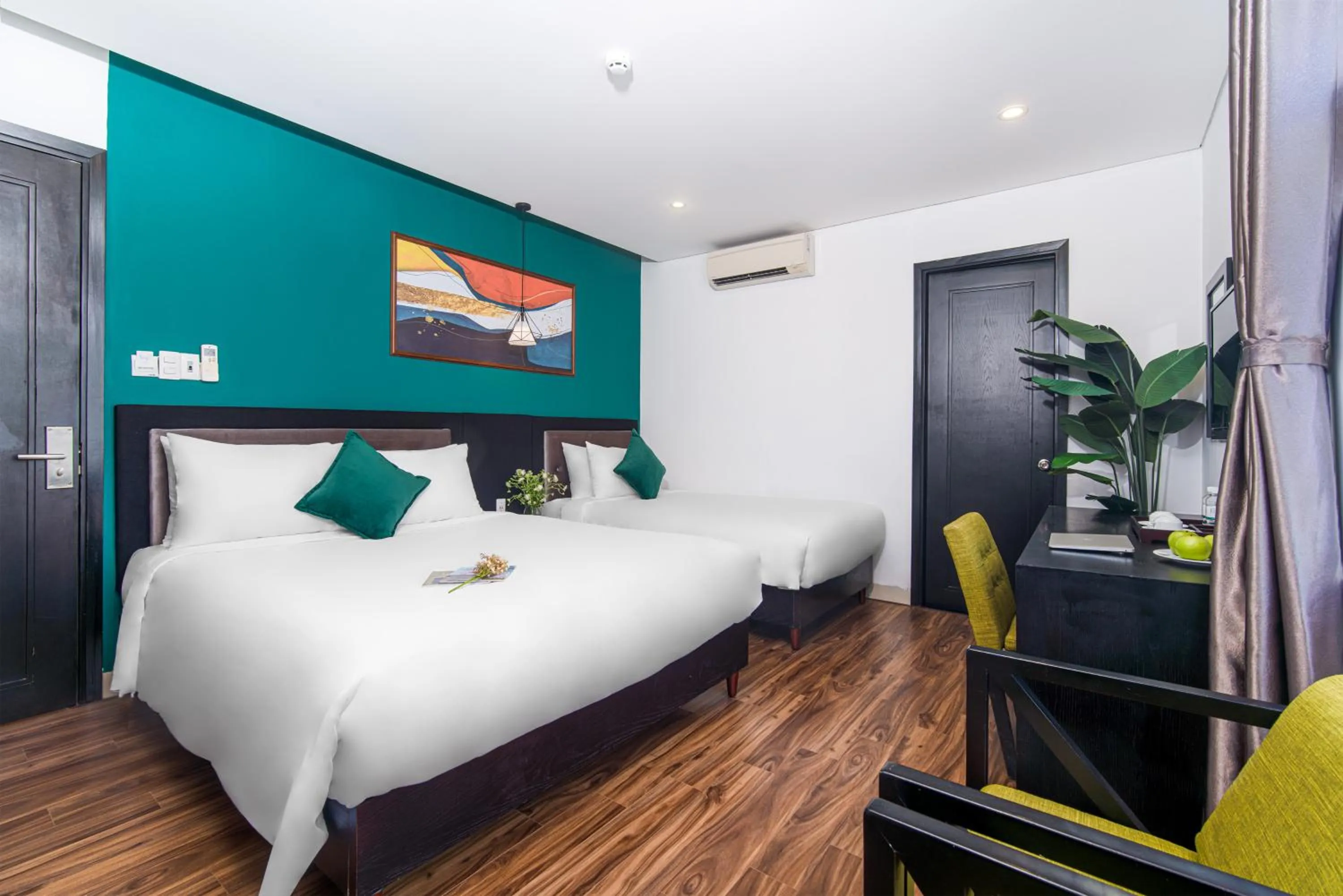 Bed in Golden Star Hotel by THG