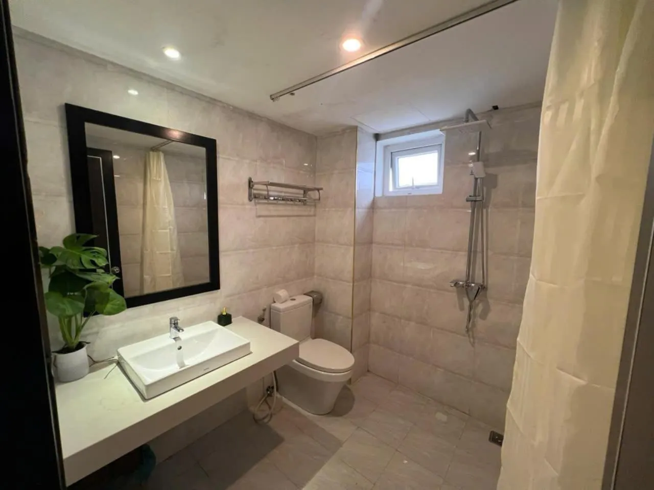 Toilet in Golden Star Hotel by THG