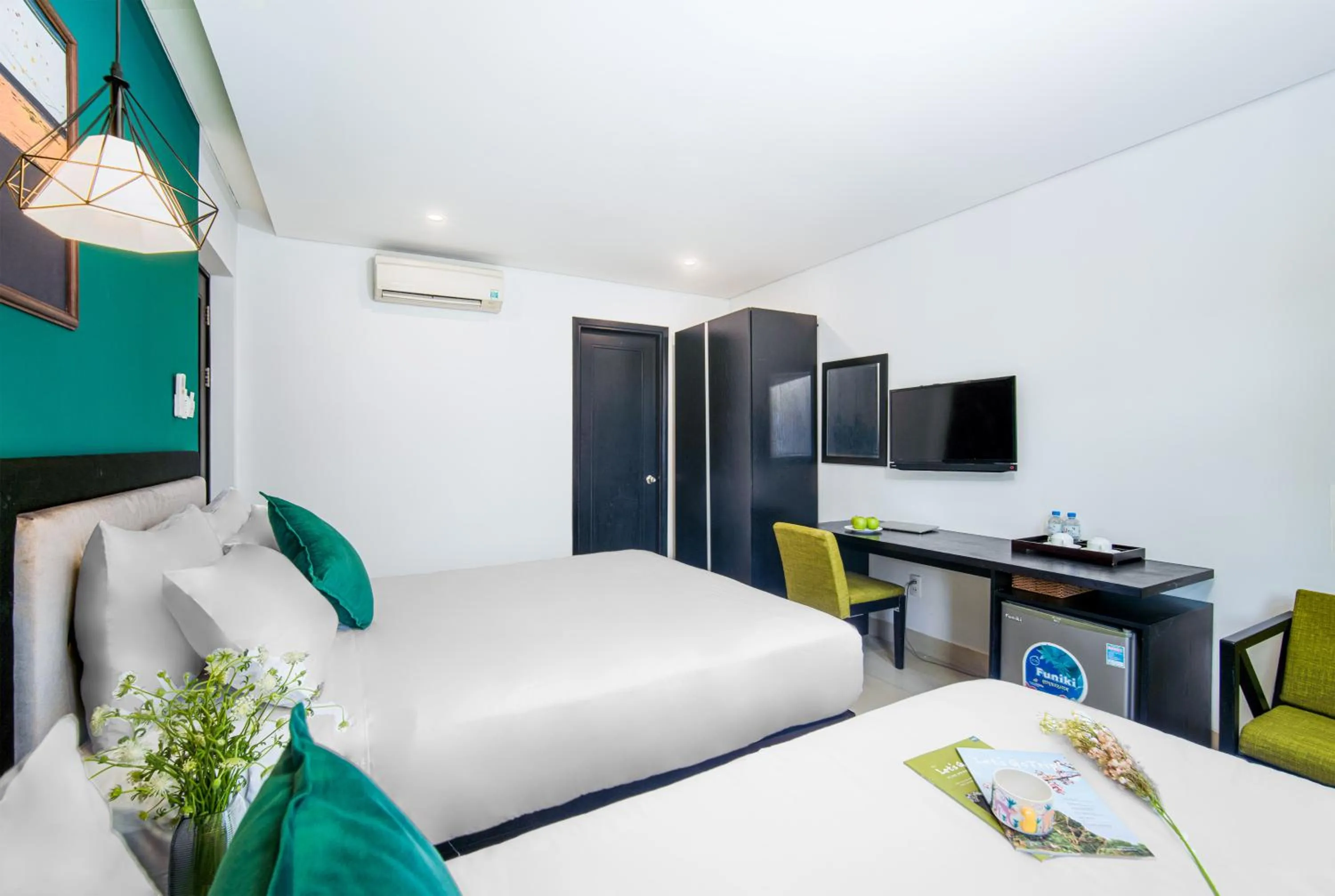 Communal lounge/ TV room, Bed in Golden Star Hotel by THG