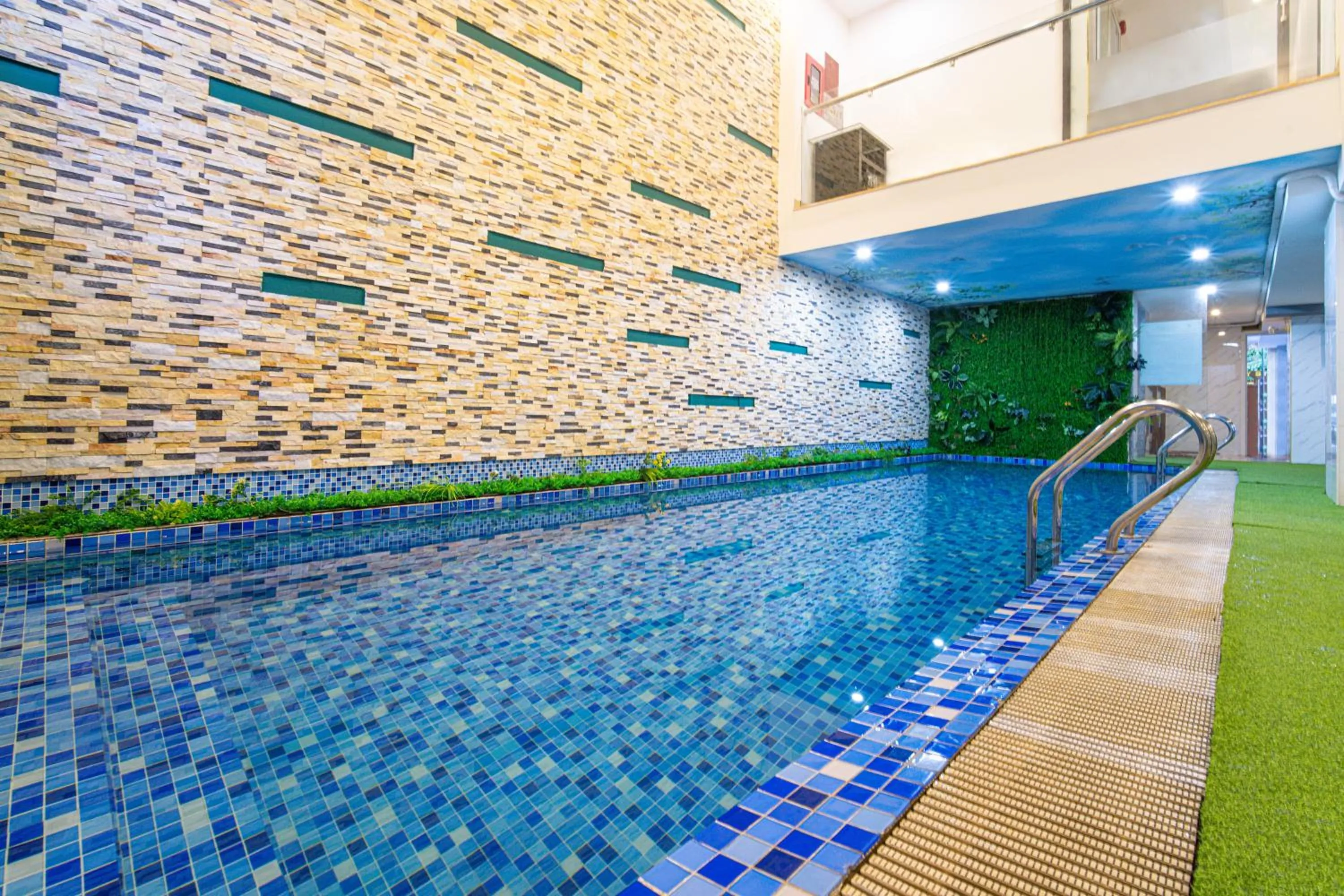 Pool view in Golden Star Hotel by THG