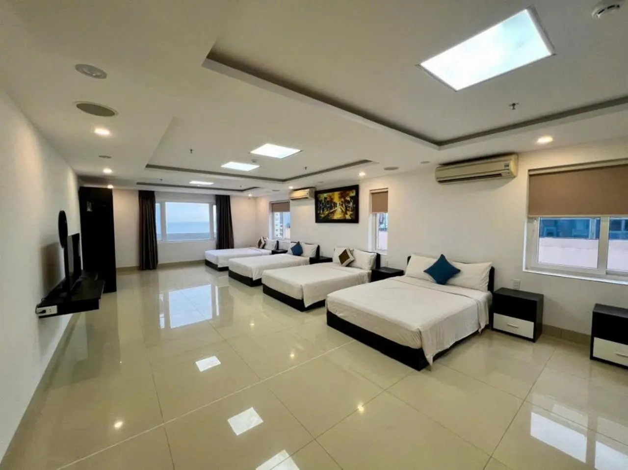 Bed in Golden Star Hotel by THG