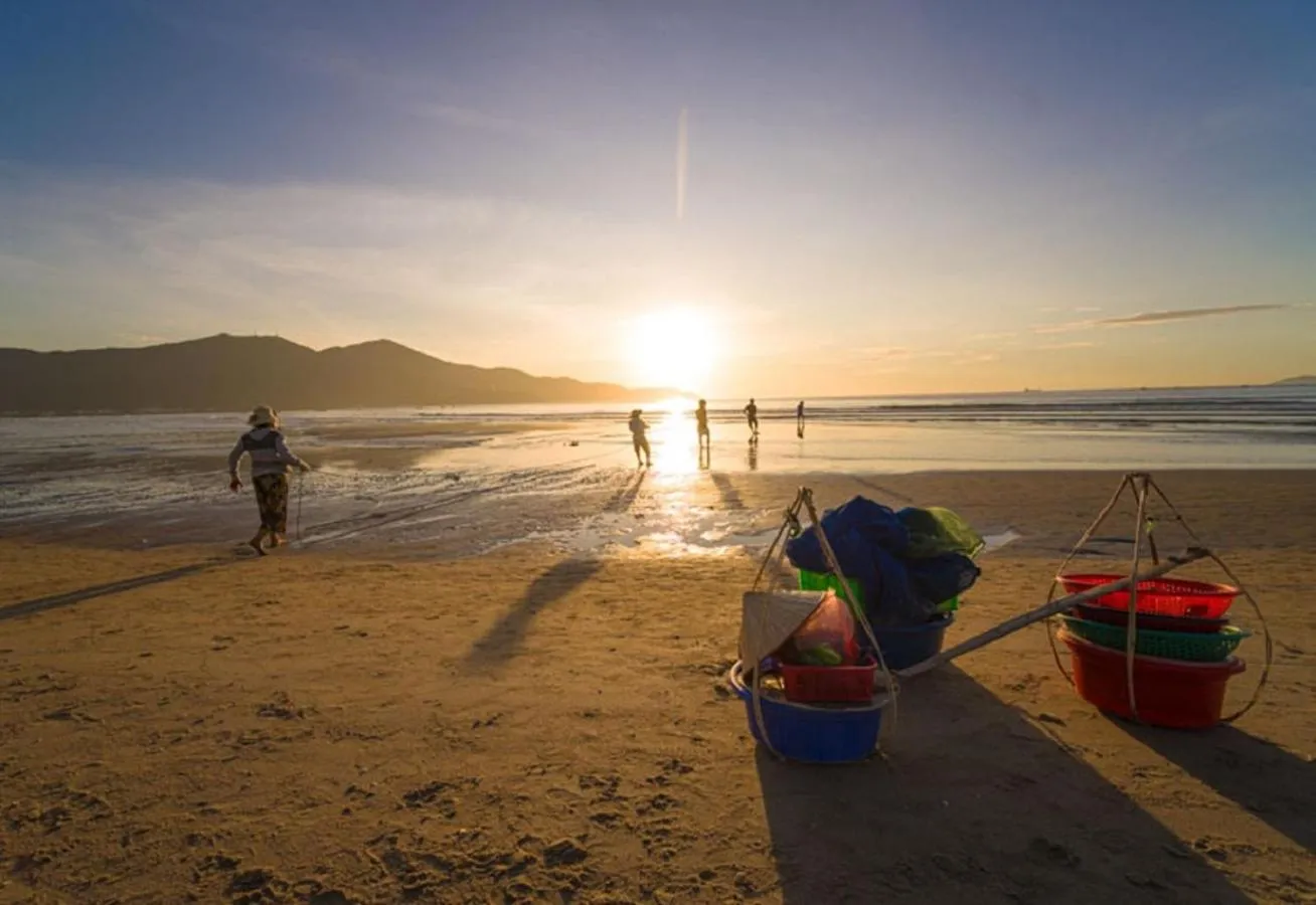 Beach in Golden Star Hotel by THG