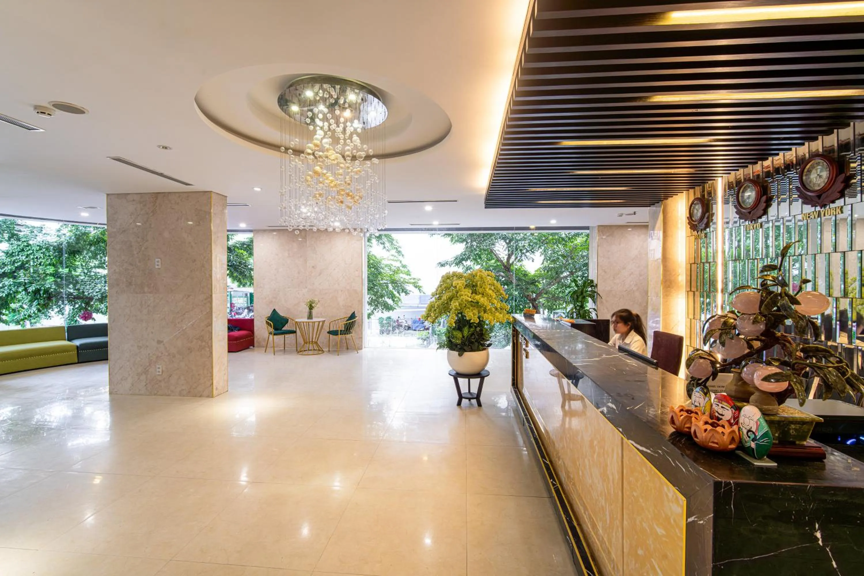 Living room in Golden Star Hotel by THG