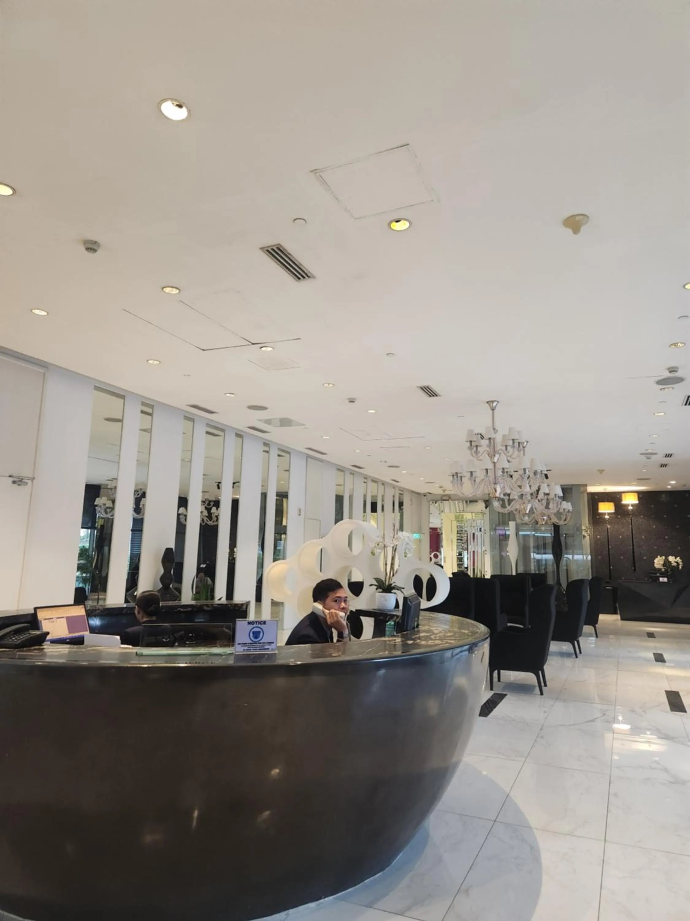 Lobby or reception in Azure Staycation Philippines by AMRS Near Manila International Airport