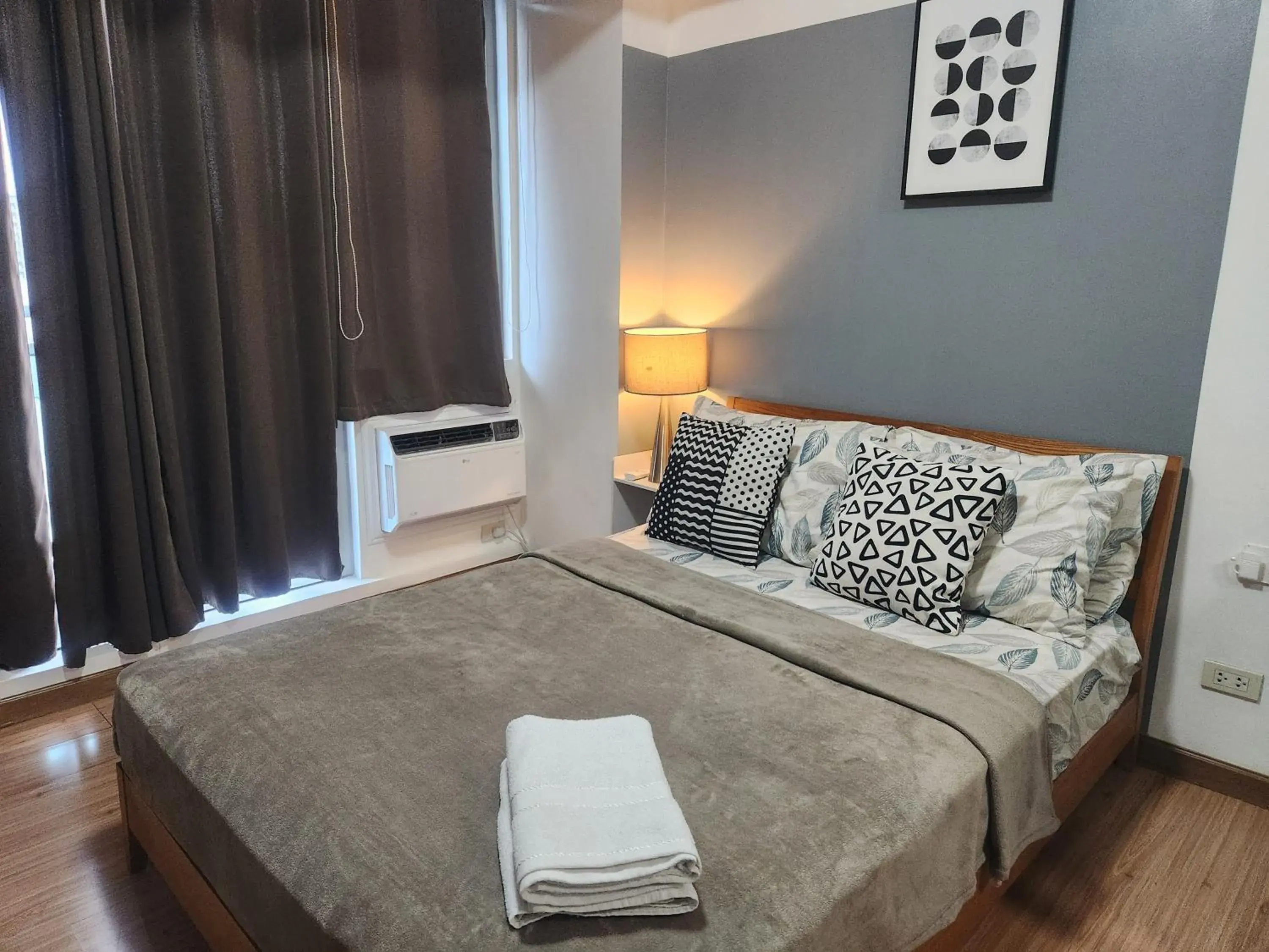 One-Bedroom Apartment with City View in Azure Staycation Philippines by AMRS Near Manila International Airport One-Bedroom Apartment with City View in Azure Staycation Philippines by AMRS Near Manila International Airport