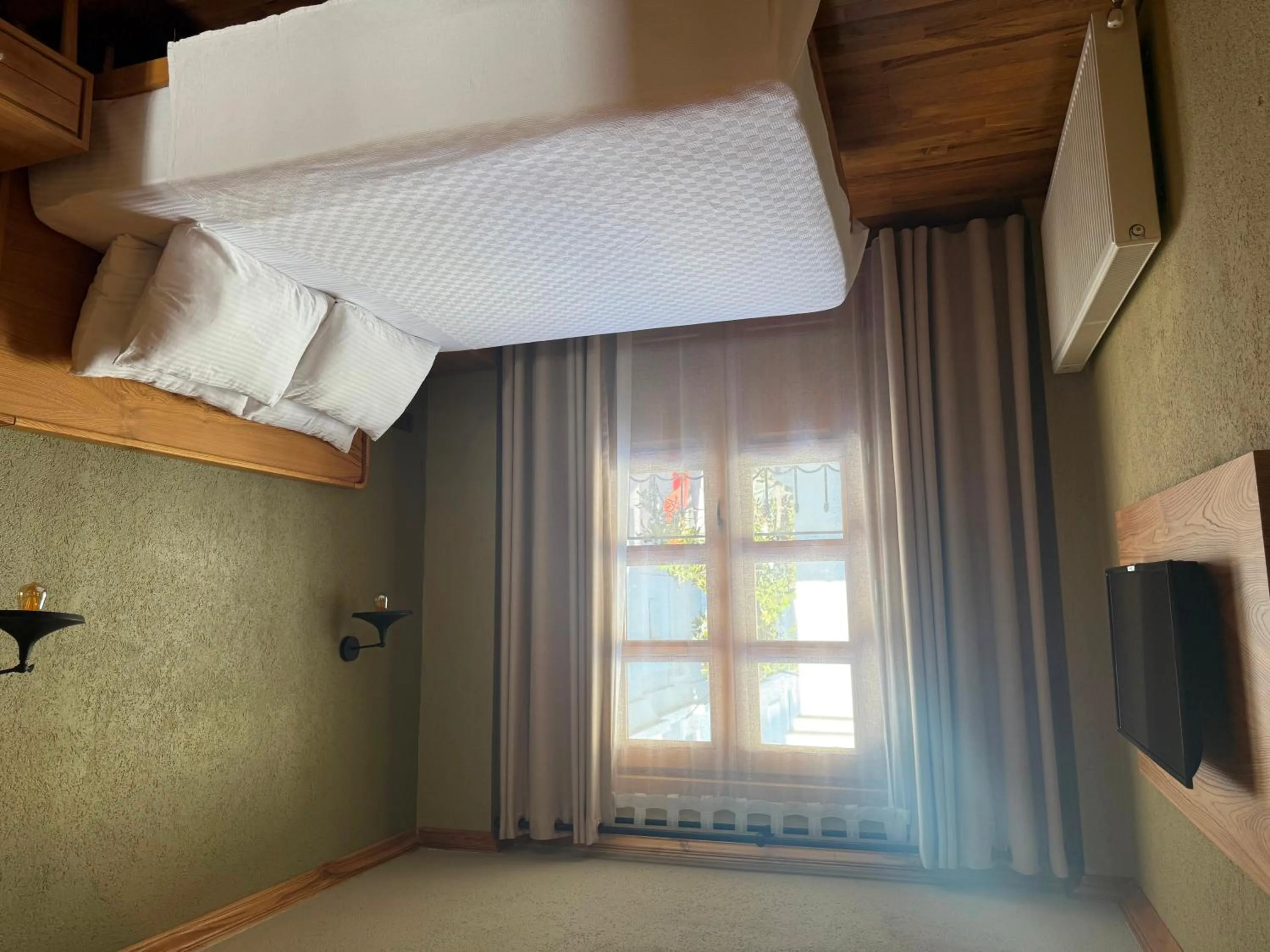 Bed in Bay Nihat Otel Lale