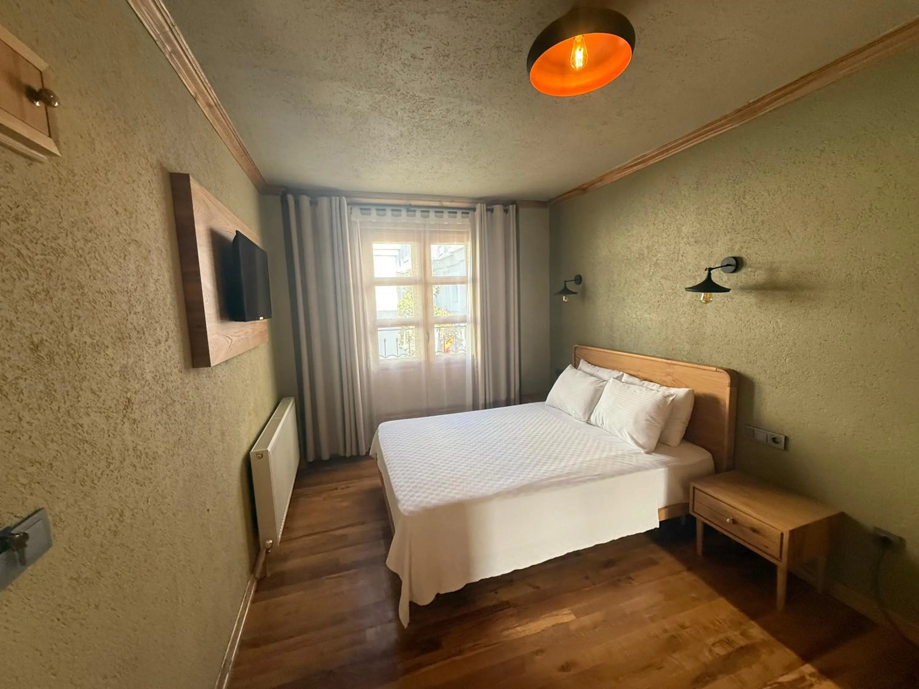 Bed in Bay Nihat Otel Lale