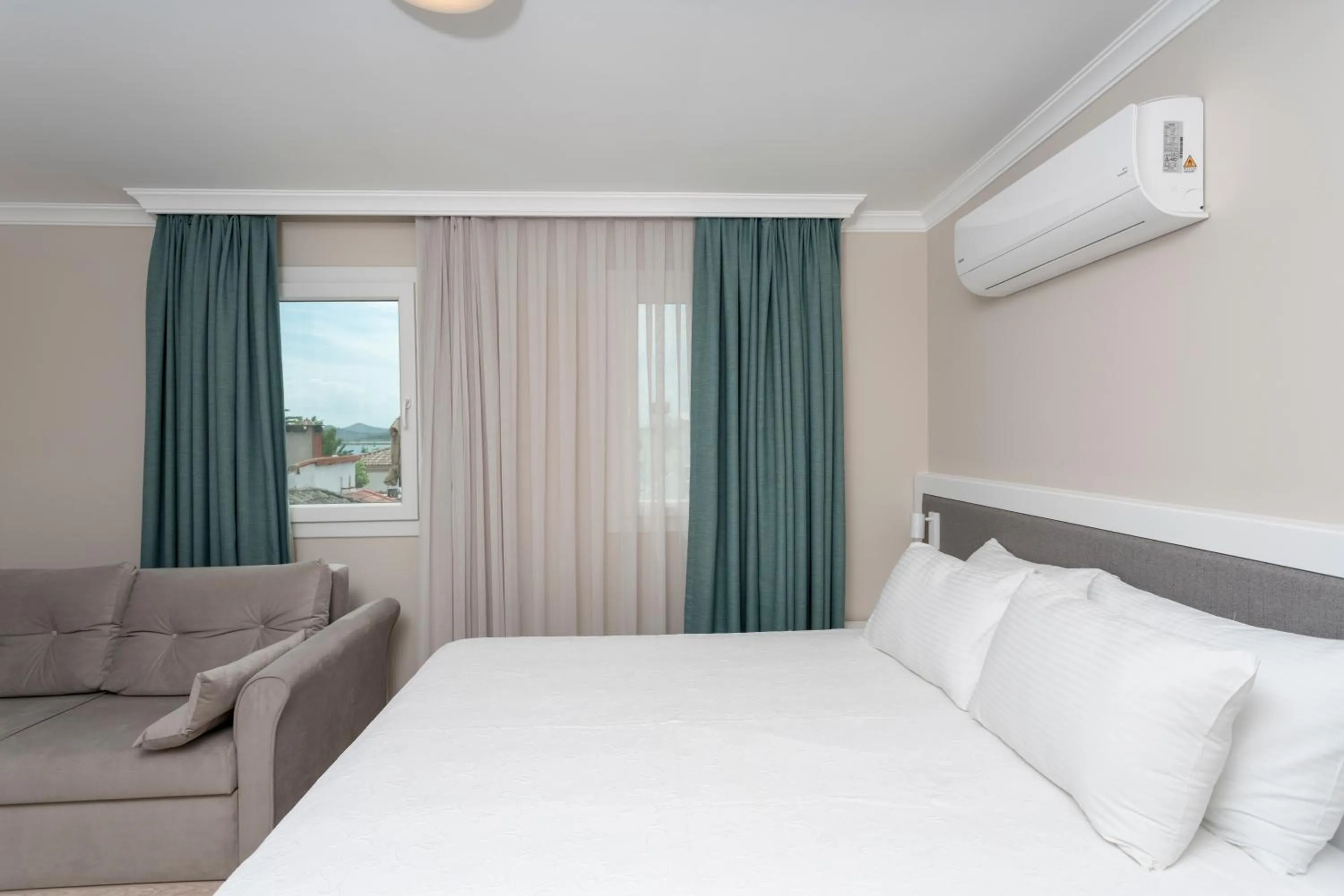 Bed in Bay Nihat Otel Lale