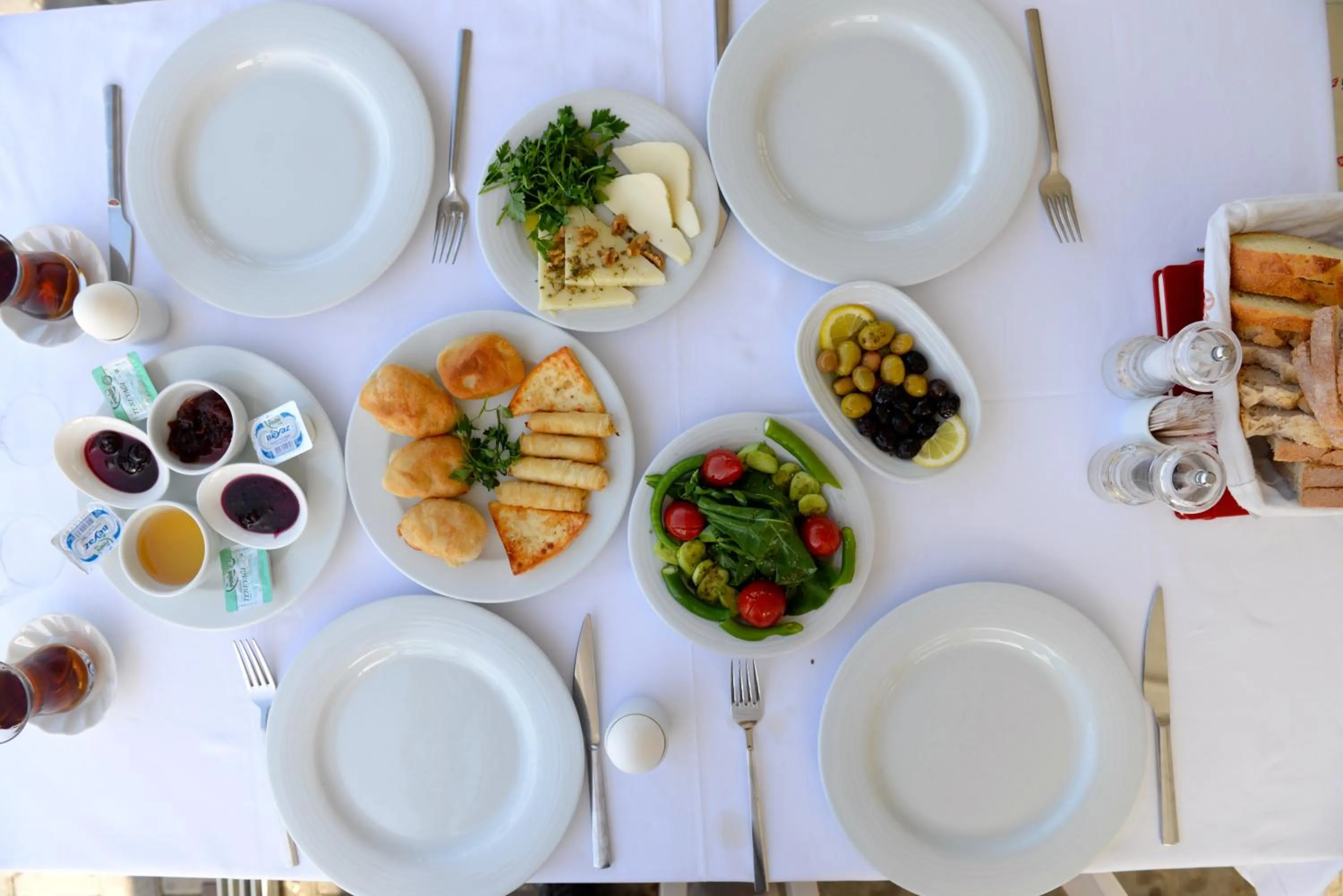 Breakfast in Bay Nihat Otel Lale