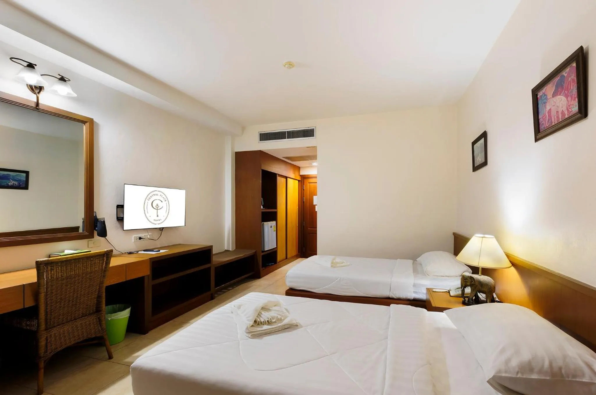 Bed in Central Place Hotel