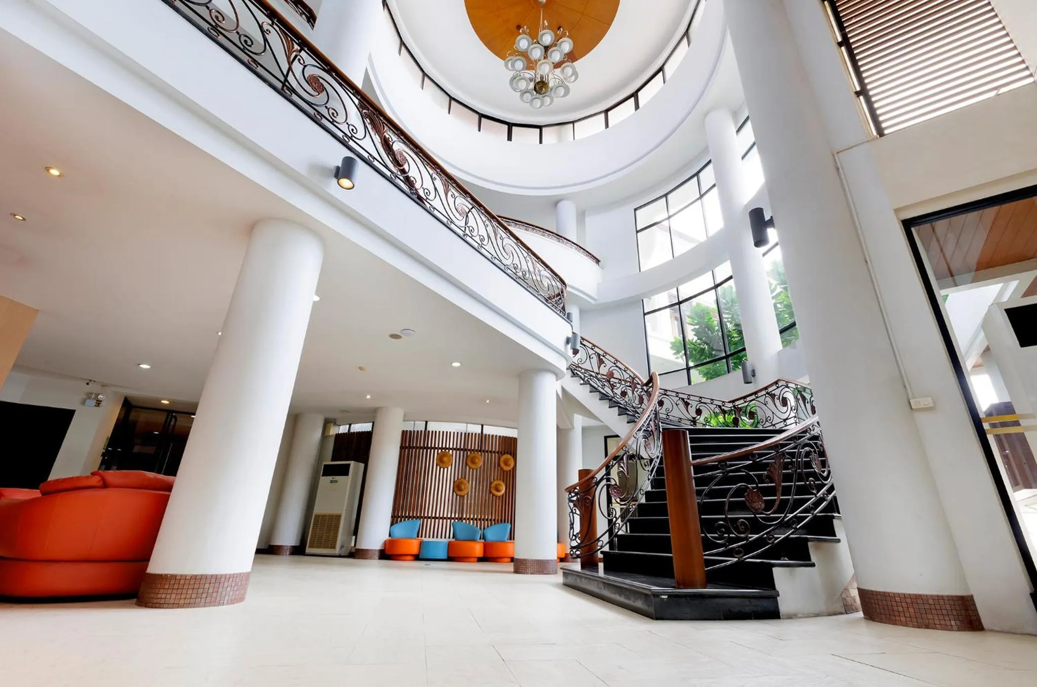 Lobby or reception in Central Place Hotel