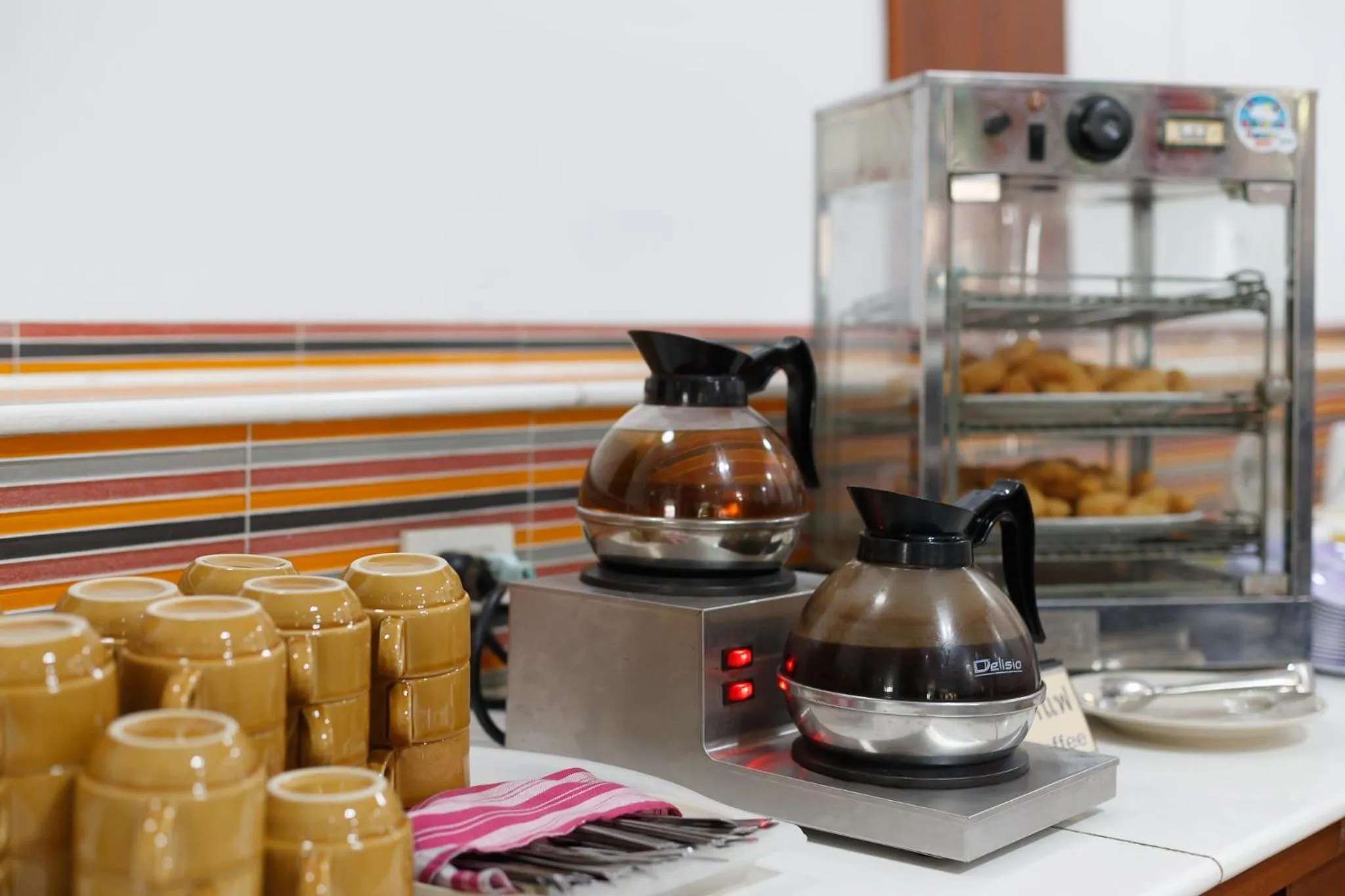 Restaurant/places to eat in Central Place Hotel