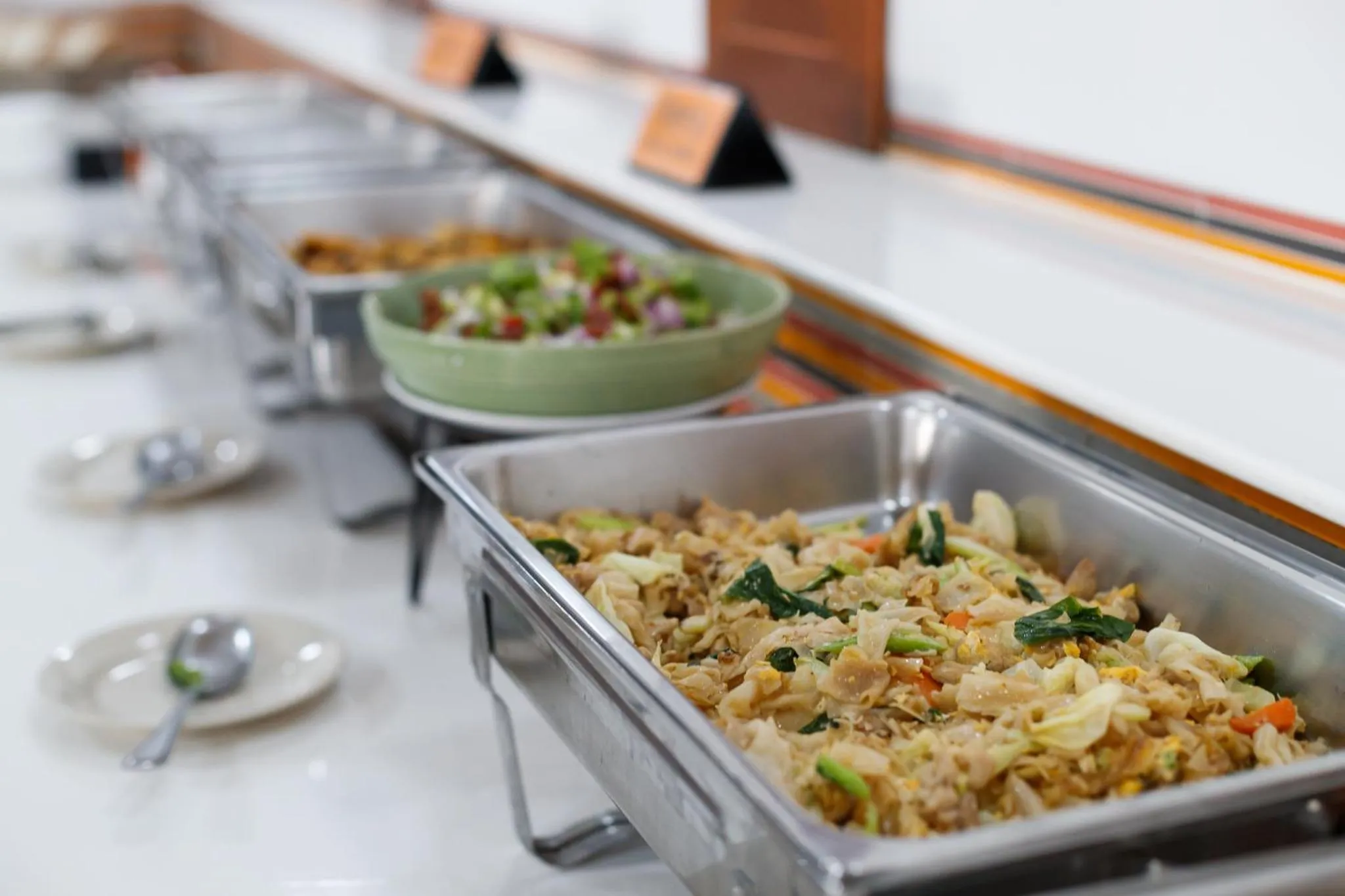 Restaurant/places to eat in Central Place Hotel