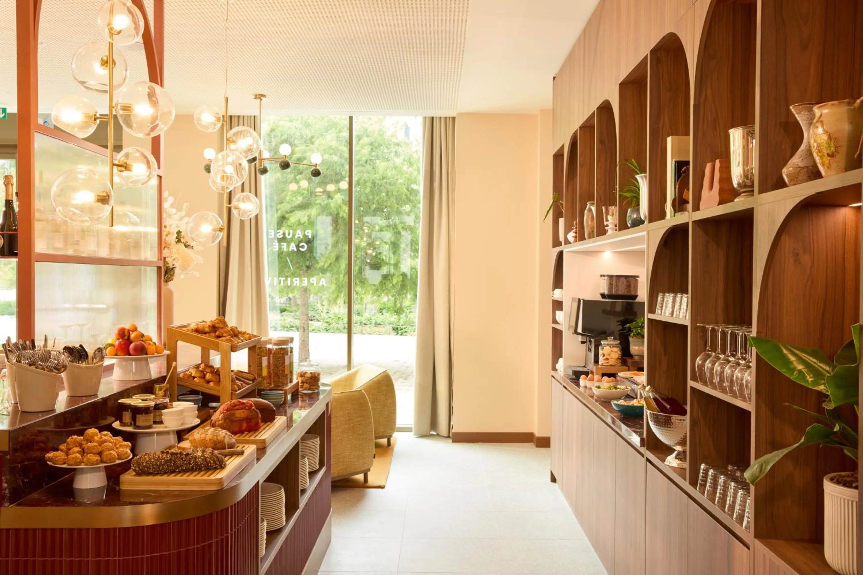 Breakfast in OKKO Hotels Troyes Centre