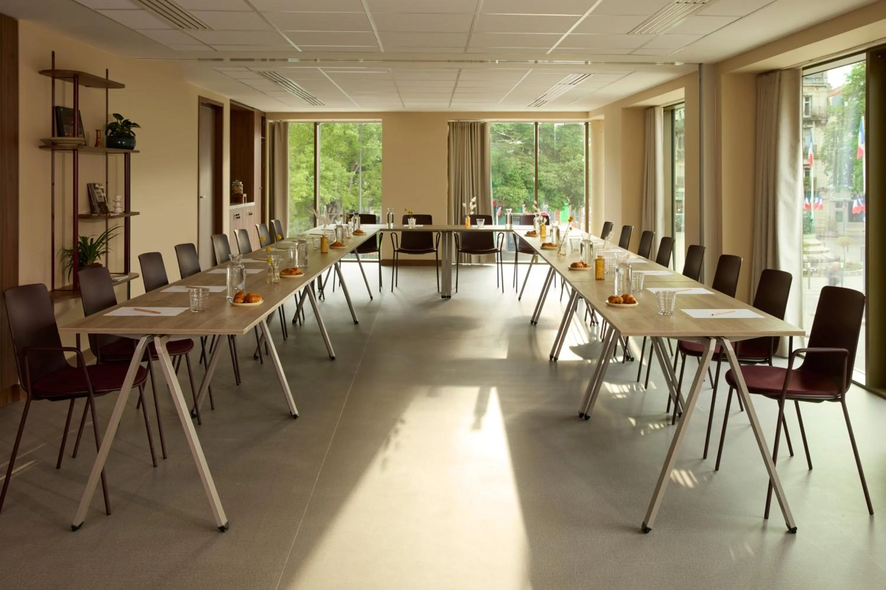 Meeting/conference room in OKKO Hotels Troyes Centre