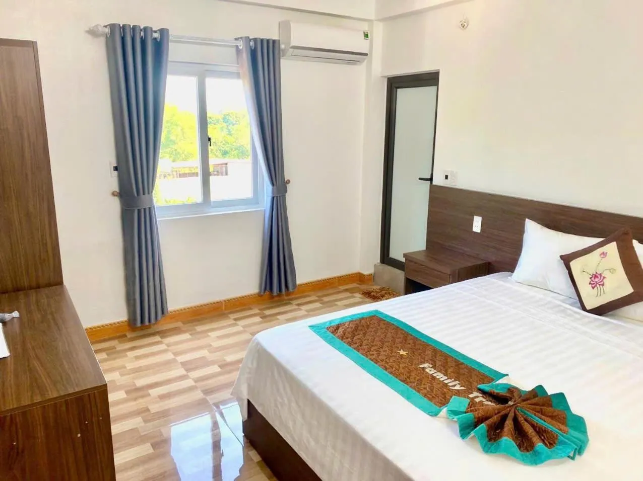 Bed in Family Transit Hotel