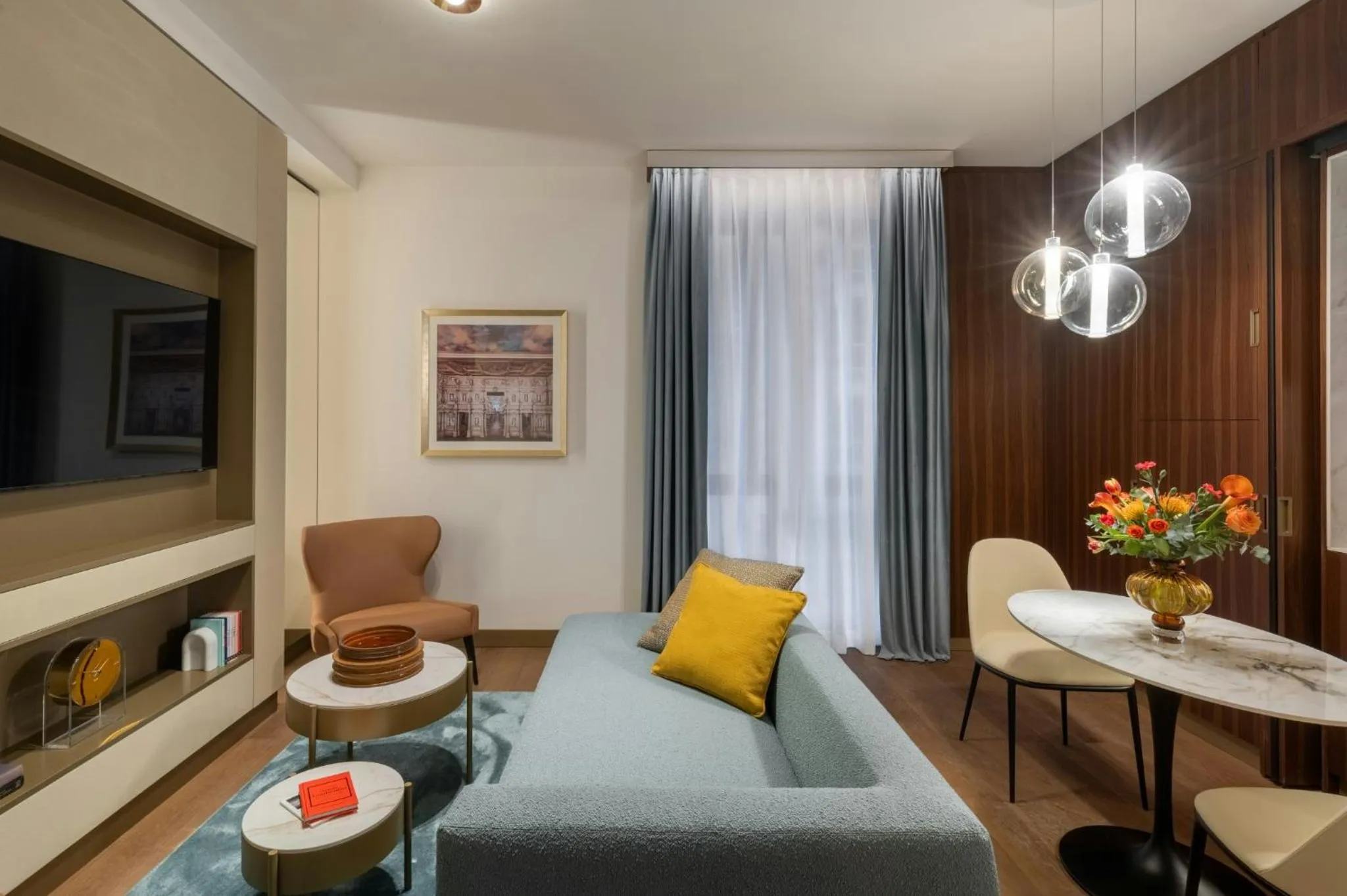 Photo of the whole room in Teatro Luxury Apartments Firenze - Starhotels Collezione