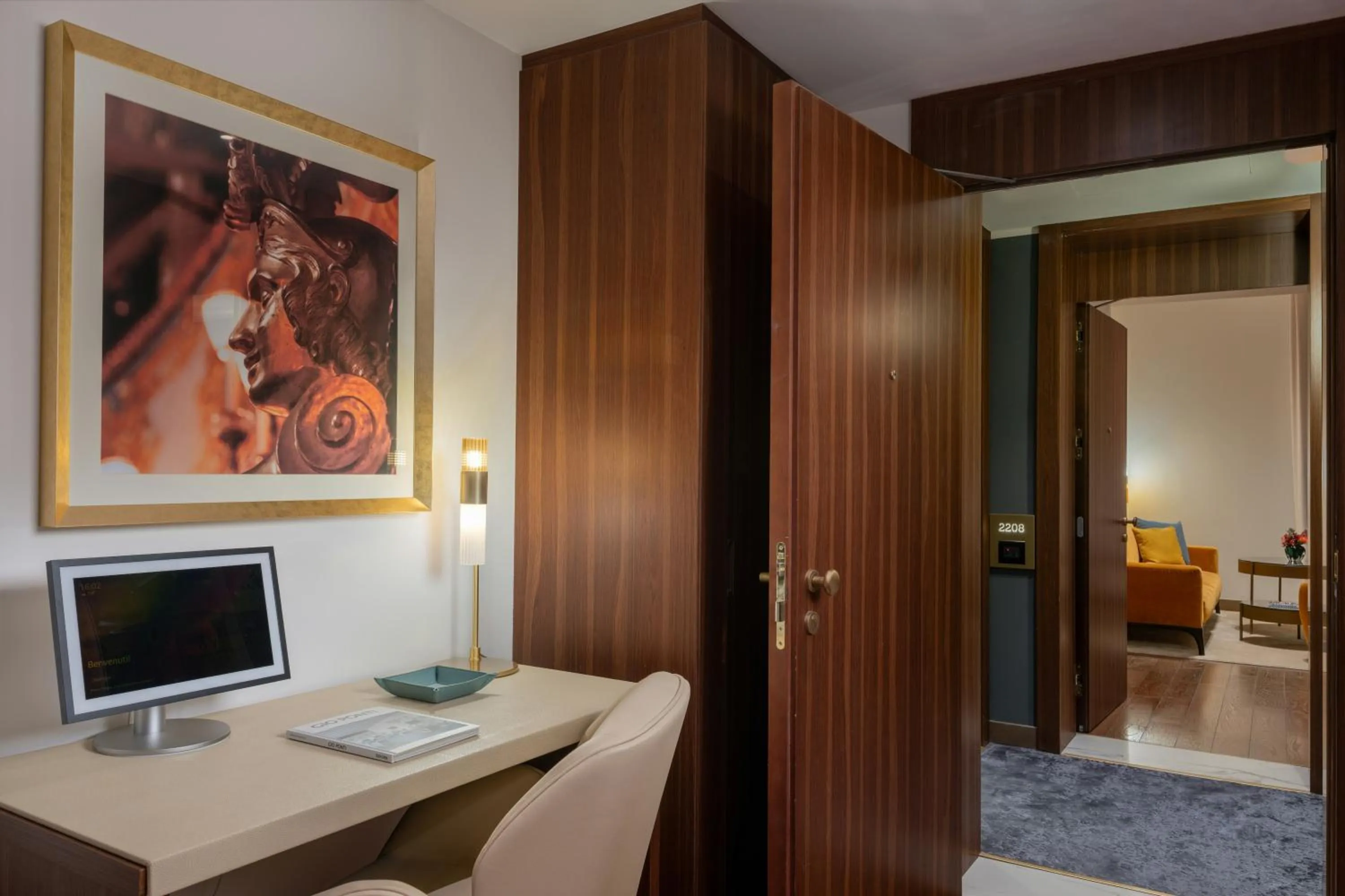 Photo of the whole room in Teatro Luxury Apartments Firenze - Starhotels Collezione