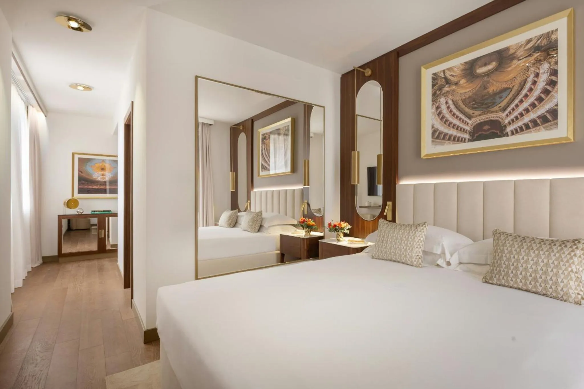 Photo of the whole room, Bed in Teatro Luxury Apartments Firenze - Starhotels Collezione