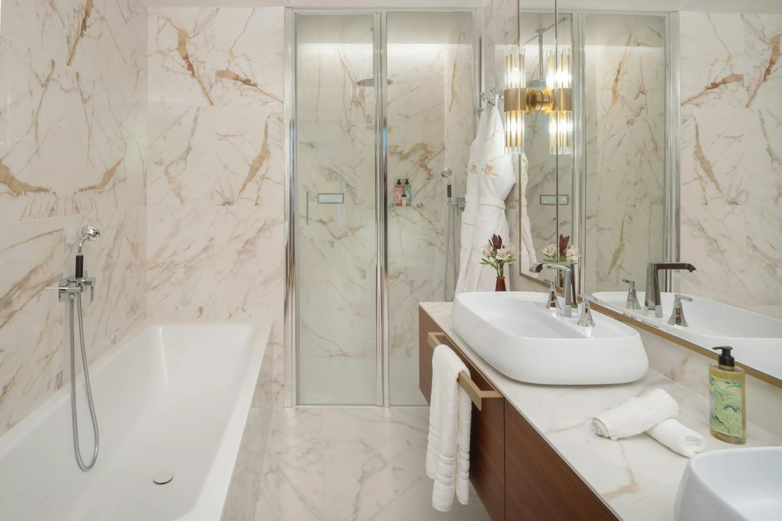 Bathroom in Teatro Luxury Apartments Firenze - Starhotels Collezione