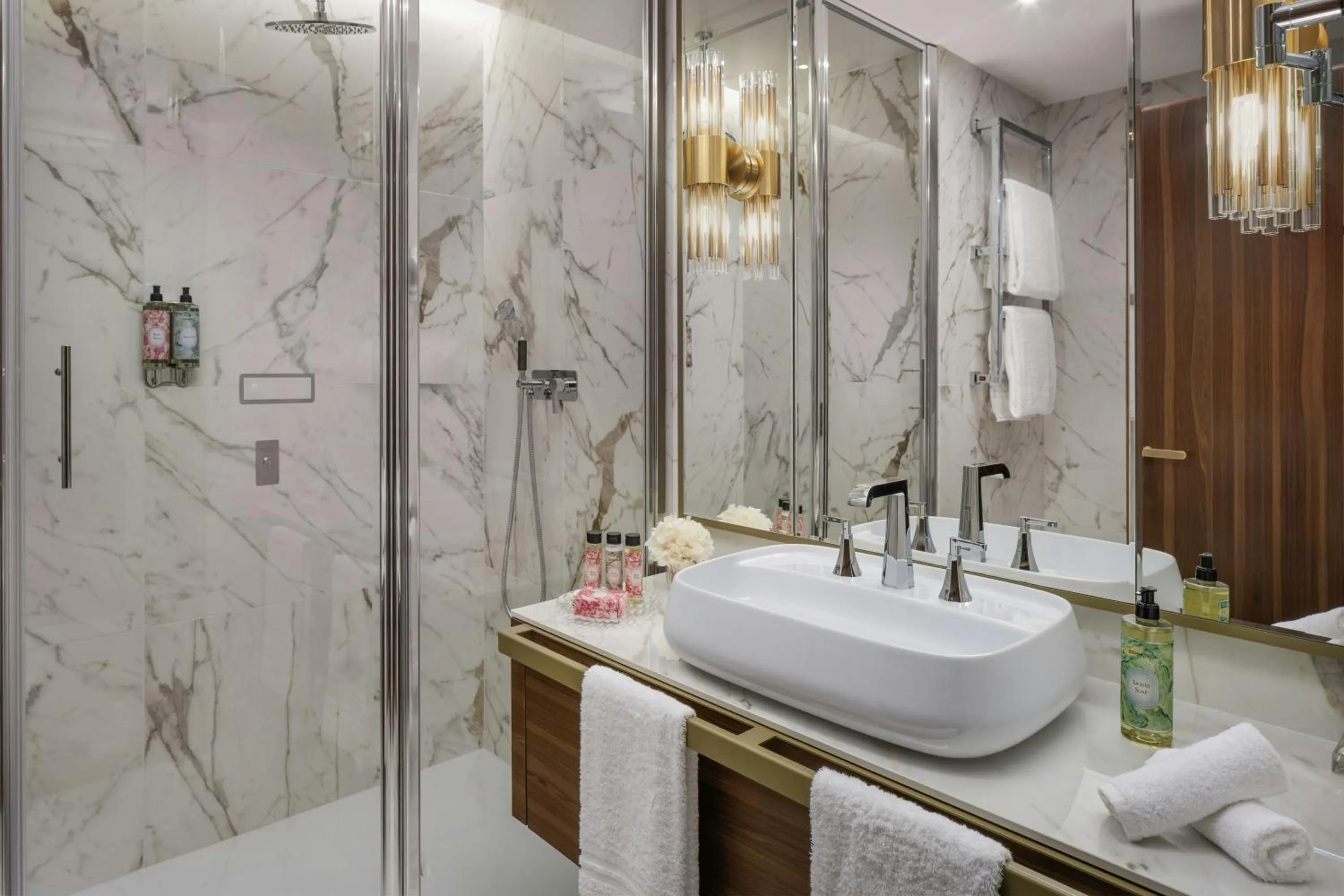 Bathroom in Teatro Luxury Apartments Firenze - Starhotels Collezione