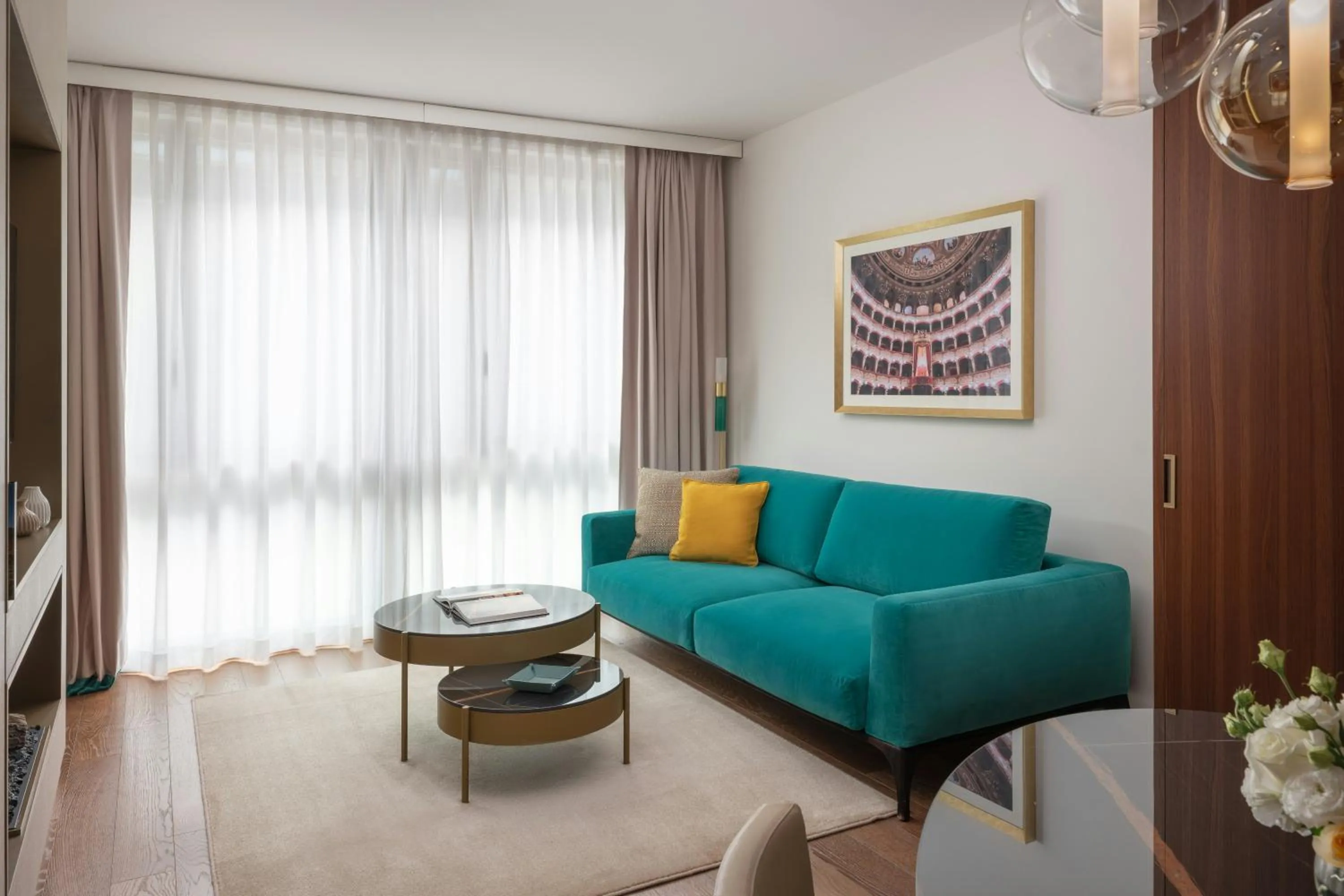 Living room in Teatro Luxury Apartments Firenze - Starhotels Collezione