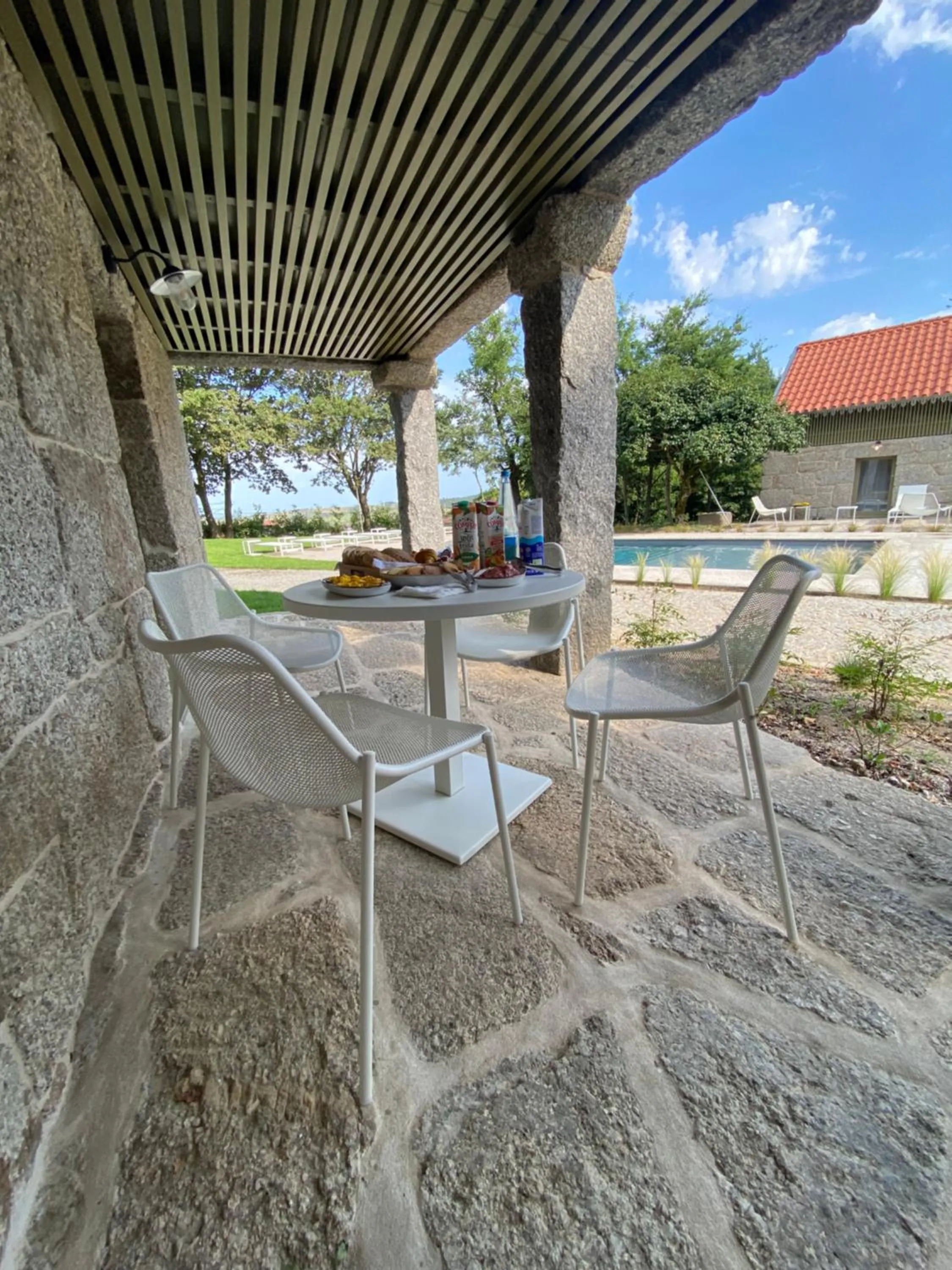 Two-Bedroom Apartment with Pool View in Casa da Fonte de Cima - Casa de Campo Moderna com Piscina