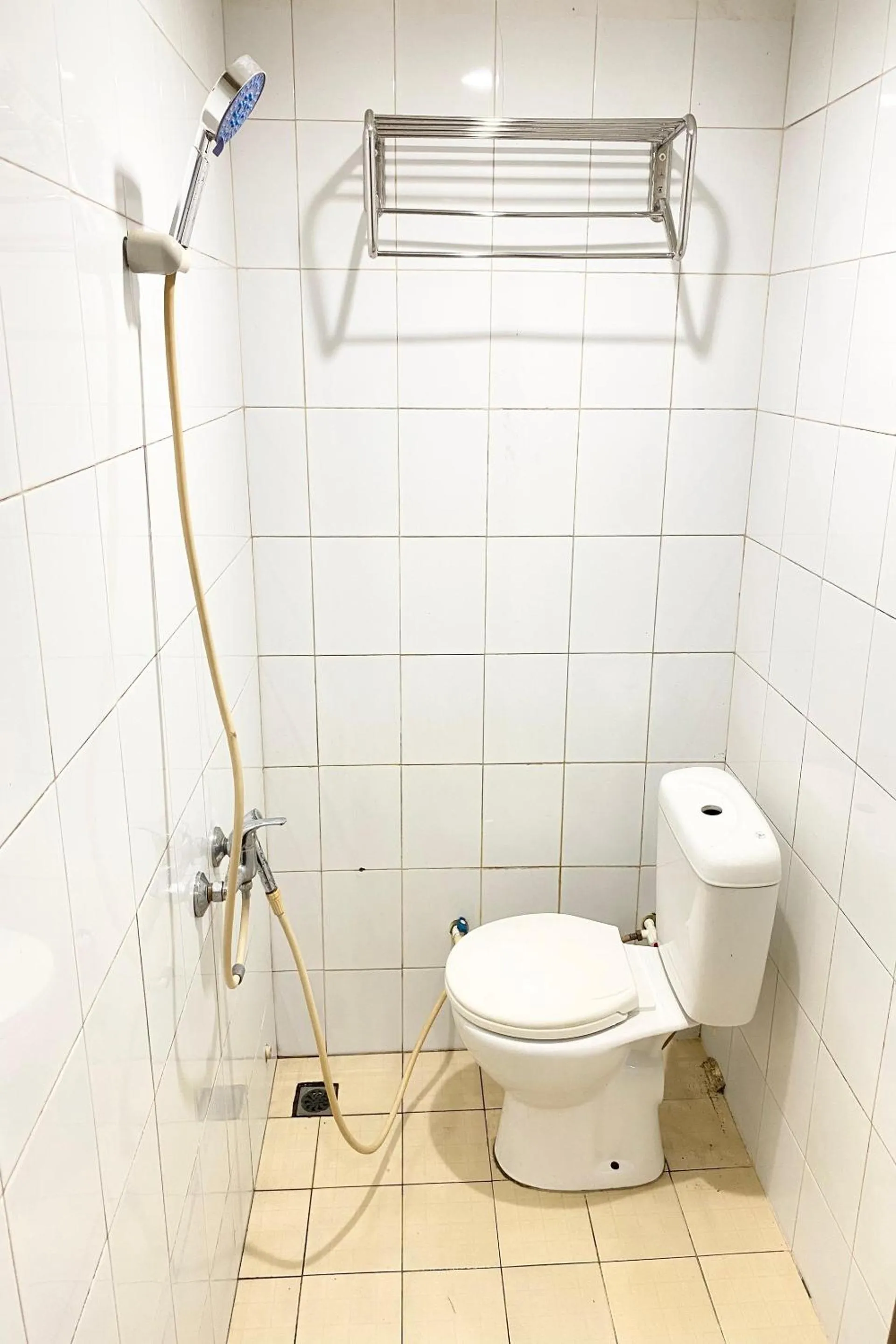 Bathroom in Hotel O Jodoh Near Grand Batam Mall Formerly Agung Hotel