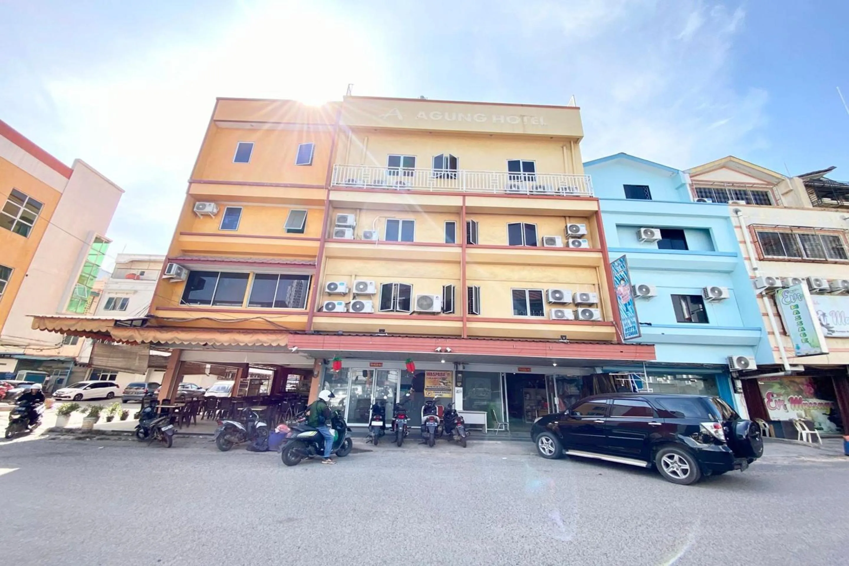 Property building in Hotel O Jodoh Near Grand Batam Mall Formerly Agung Hotel
